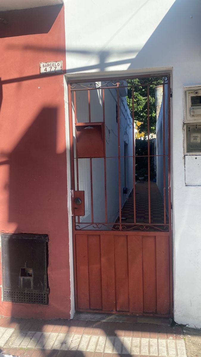 Casa con dos locales comerciales. - 3