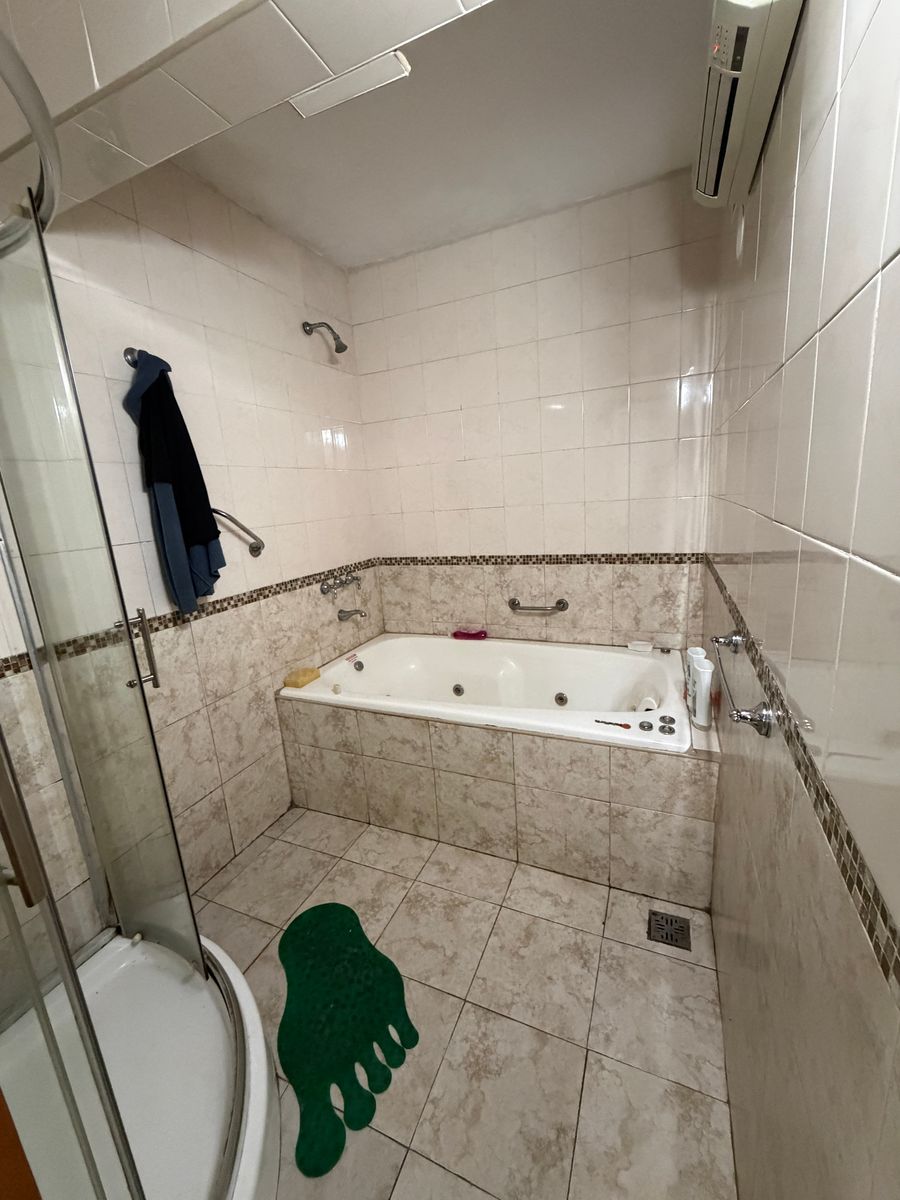 Casa en Excelente Ubicación en Banfield Oeste. - 15