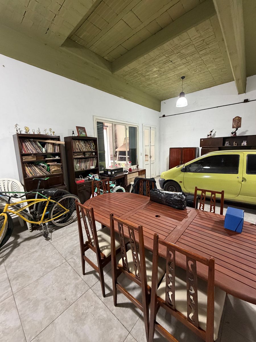 Casa en Excelente Ubicación en Banfield Oeste. - 25