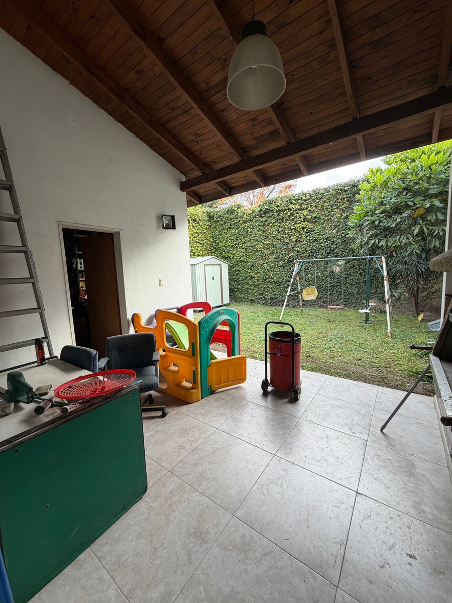 Casa en Excelente Ubicación en Banfield Oeste. - 26