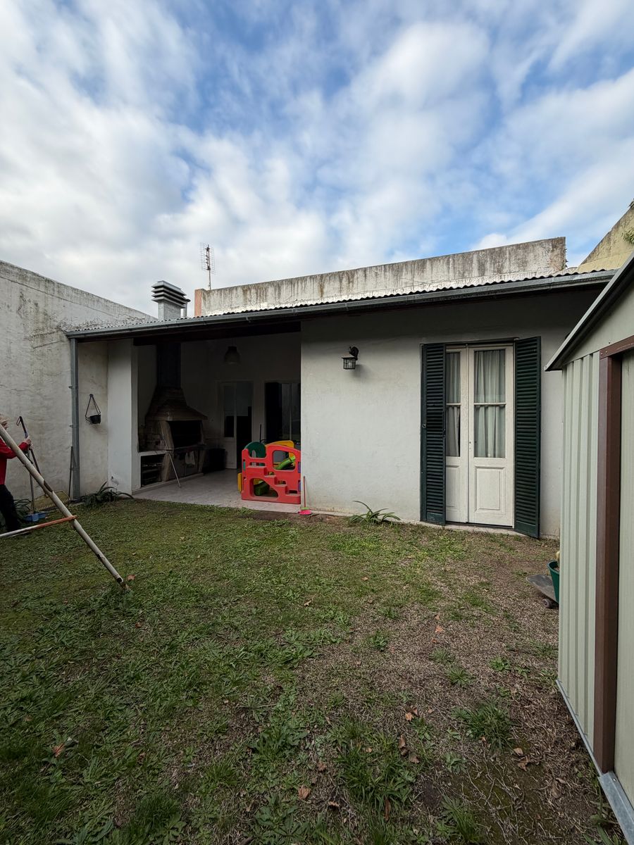 Casa en Excelente Ubicación en Banfield Oeste. - 28