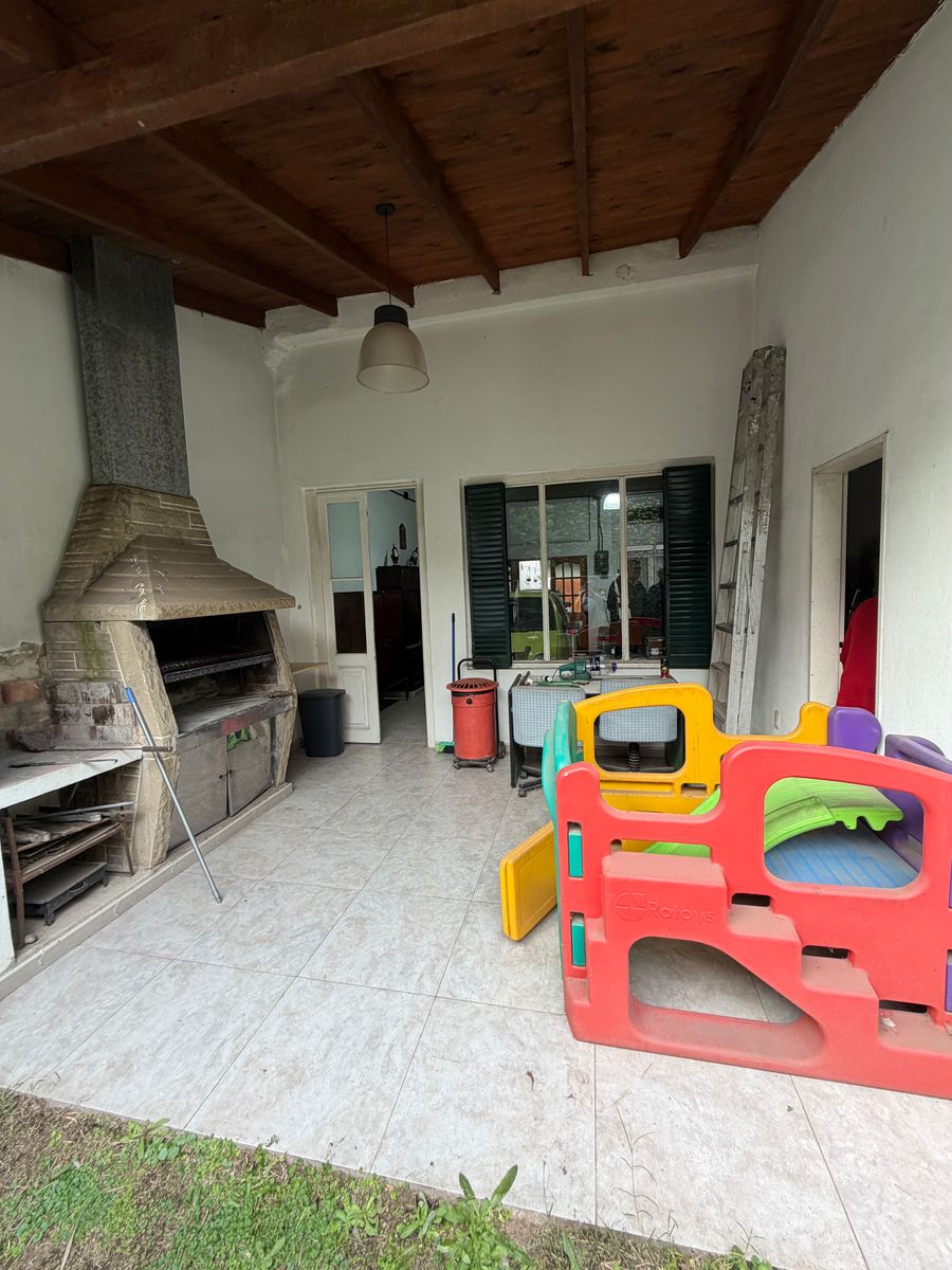 Casa en Excelente Ubicación en Banfield Oeste. - 29