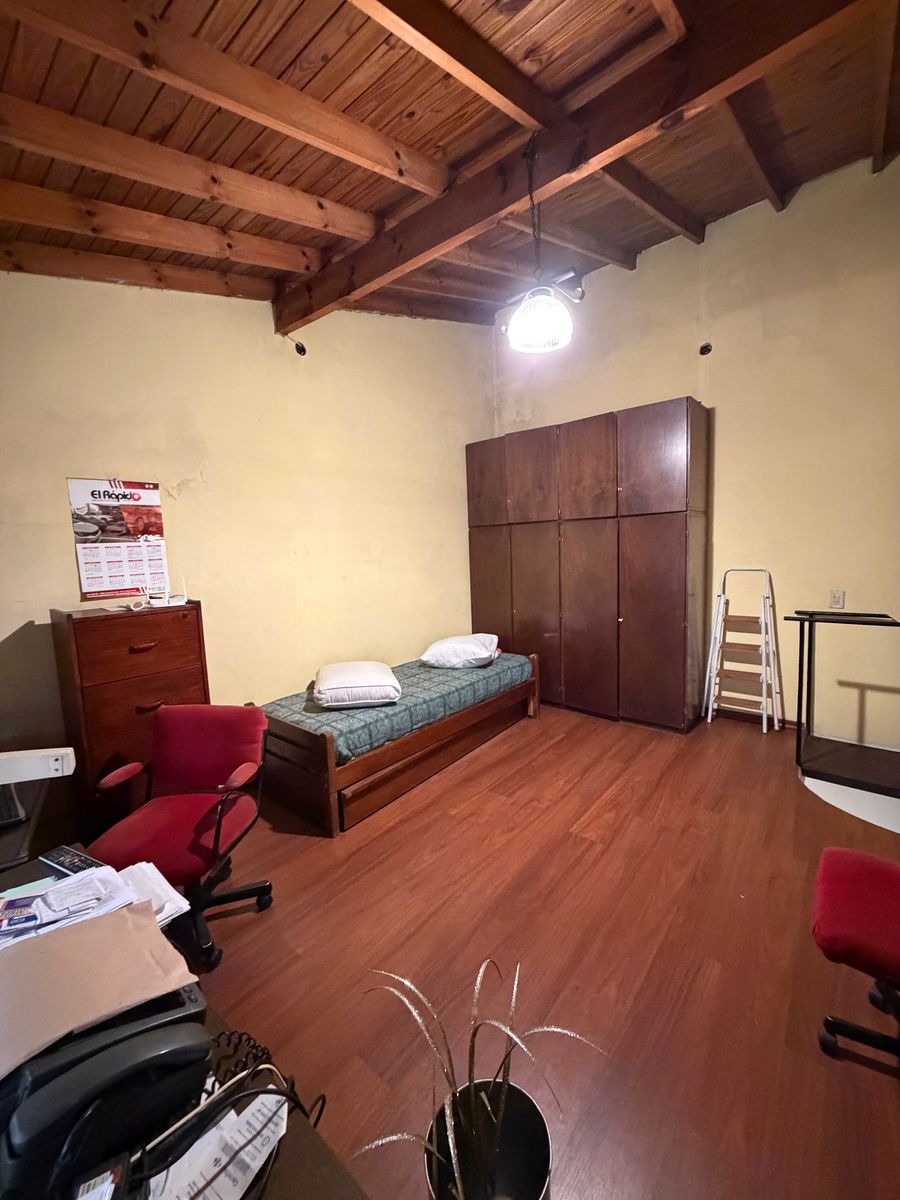 Casa en Excelente Ubicación en Banfield Oeste. - 34