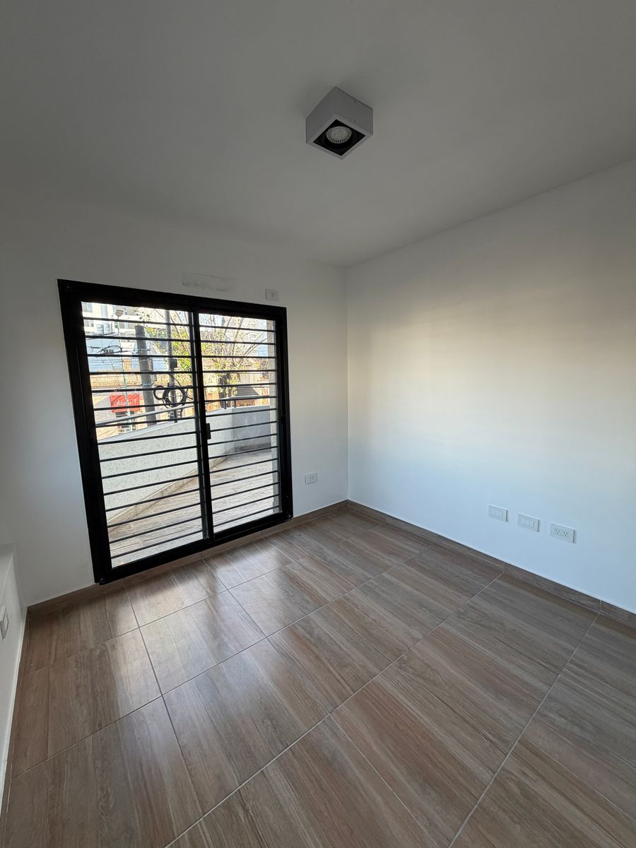 Departamento de 2 Ambientes con Terraza Propia en Banfield. - 21