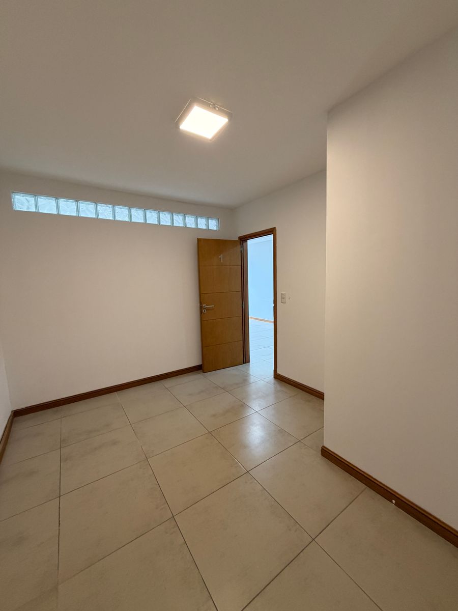 Departamento en venta, Banfield. Apto Profesional - 13