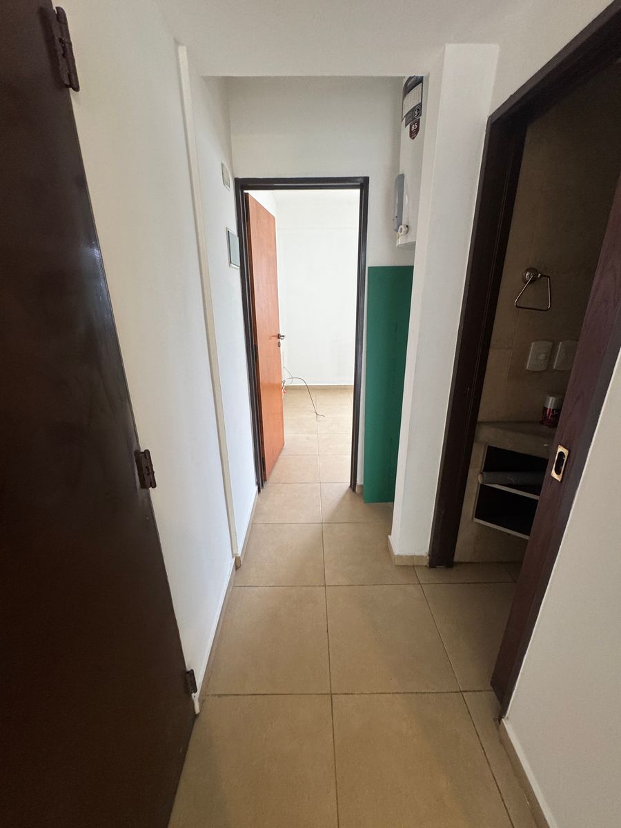 DEPARTAMENTO DE 2 AMB. CON COCHERA CUB. EN LOMAS DE ZAMORA. - 19