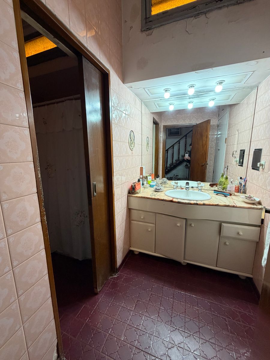 ¡La Casa Que Tu Familia Estaba Buscando en Banfield - 8