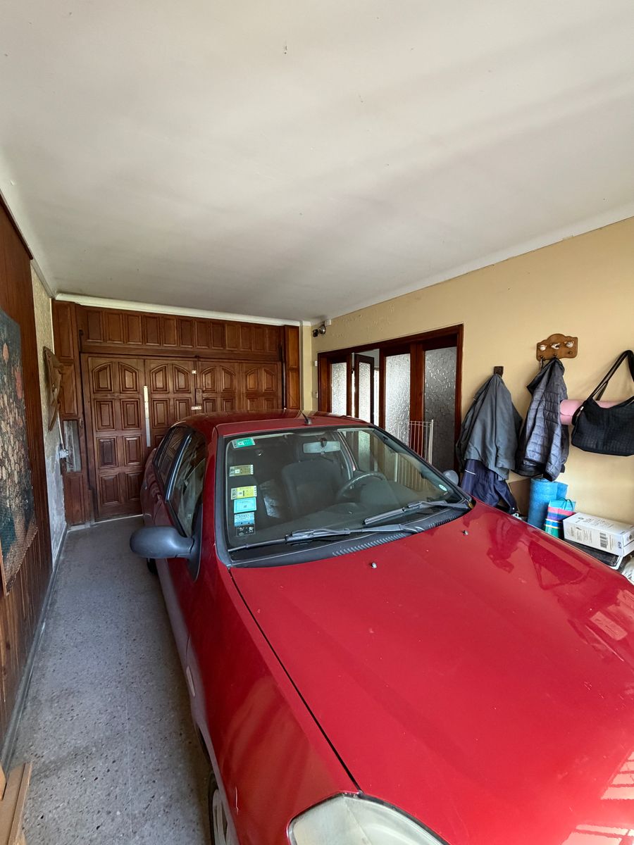 ¡La Casa Que Tu Familia Estaba Buscando en Banfield - 38