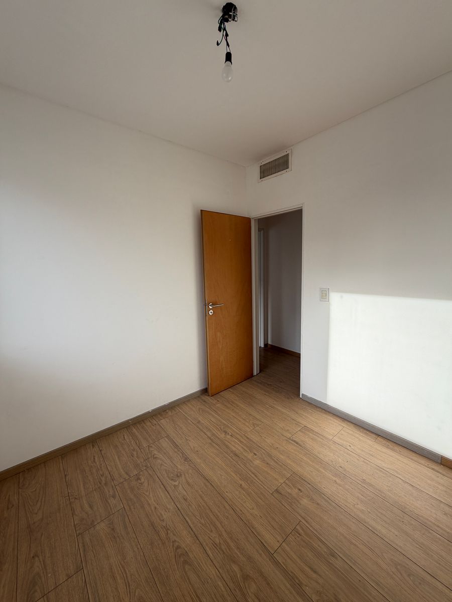 Departamento con 2 Dorm. en Alquiler en Lomas de Zamora, Gba Sur - Zonaprop - 24
