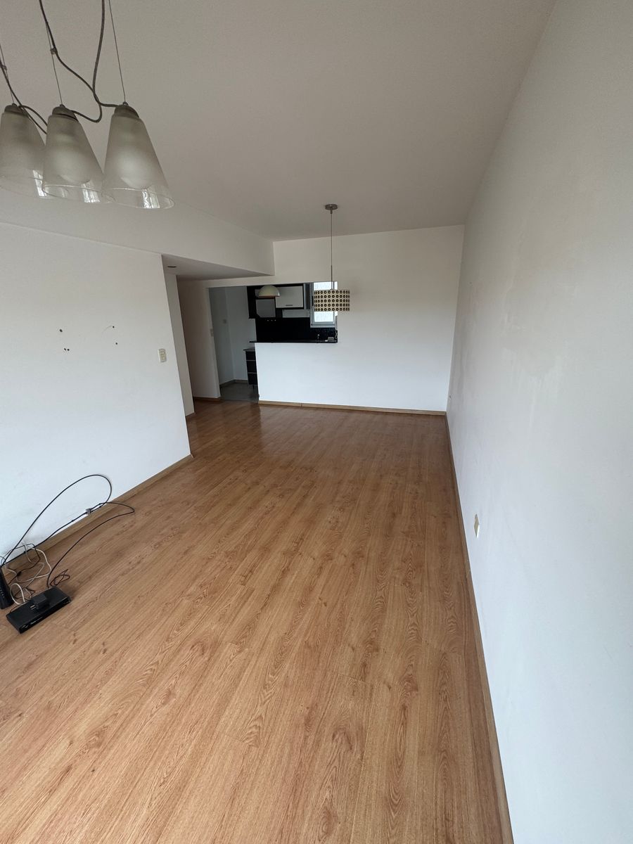 Alquiler Departamento de 2 Ambientes en Les Bruyeres, Banfield. - 2
