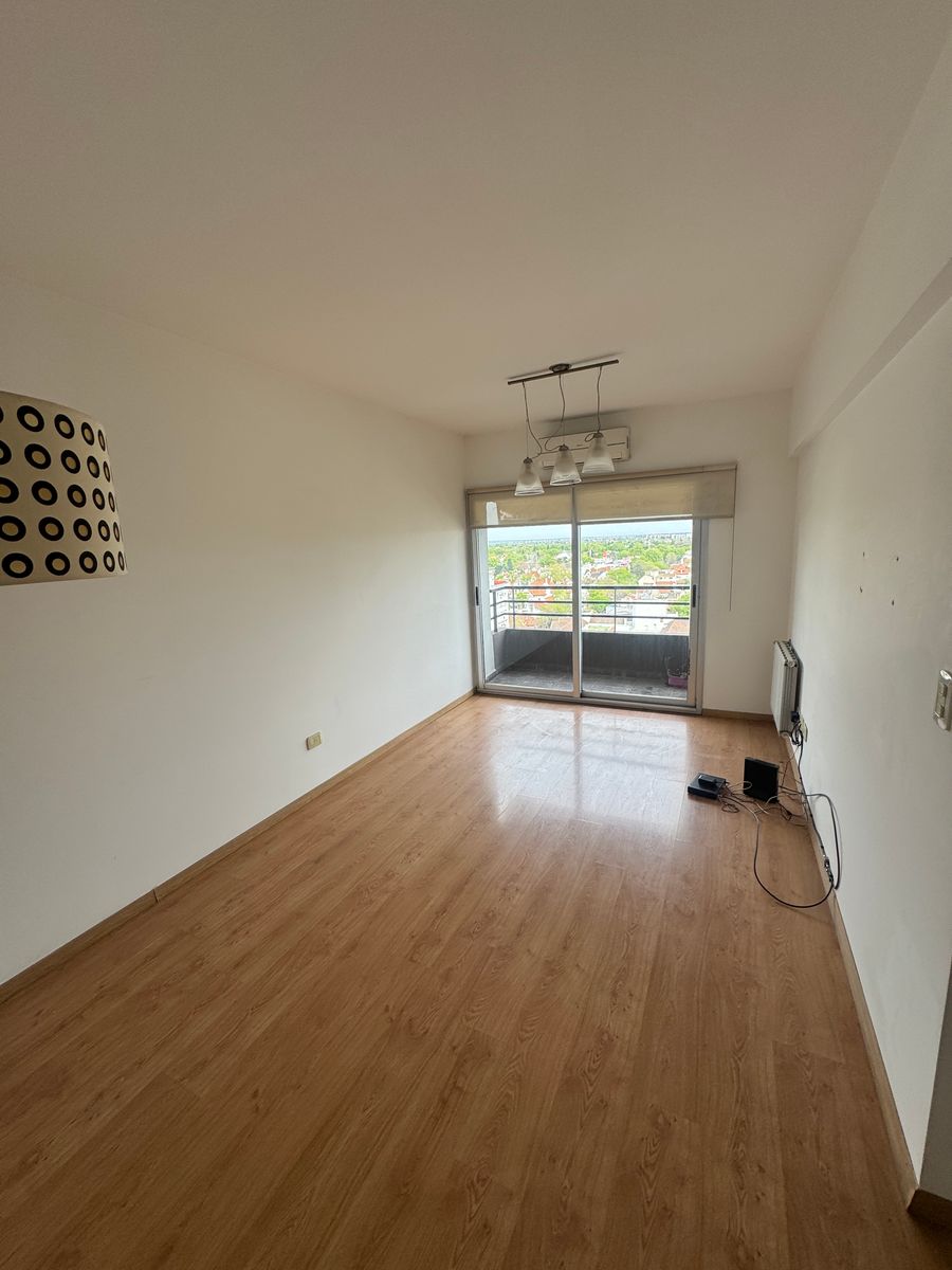 Alquiler Departamento de 2 Ambientes en Les Bruyeres, Banfield. - 3