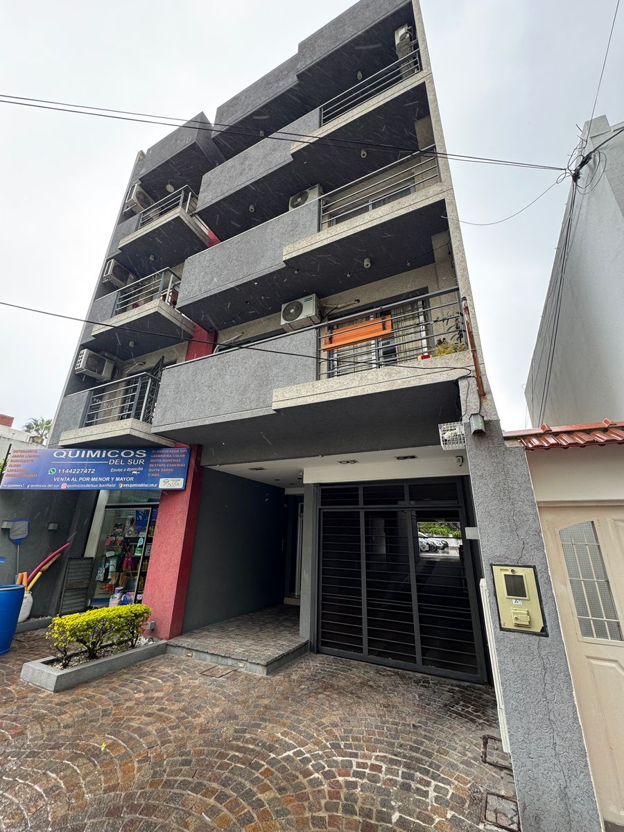 Alquiler Departamento Monoambiente en Banfield. - 2
