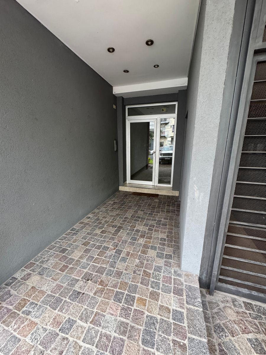 Alquiler Departamento Monoambiente en Banfield. - 3