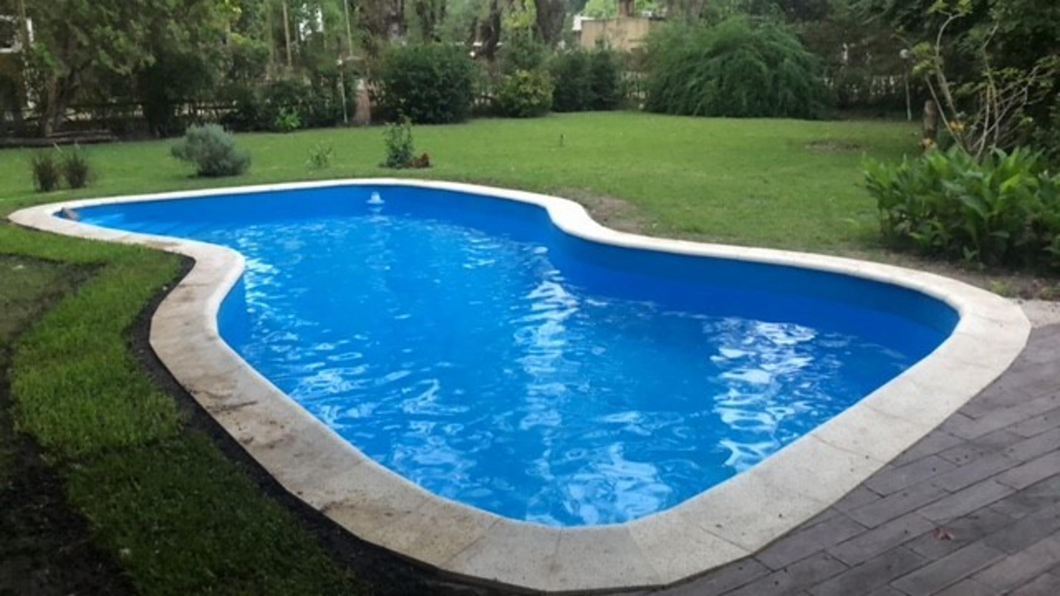 CASA QUINTA EN BARRIO CORIMAYO, BURZACO. - 16