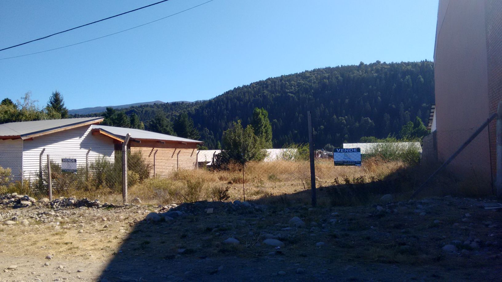 Excelente Lote en El Bolson para desarrollo Comercial. Lugar estratégico — foto 2
