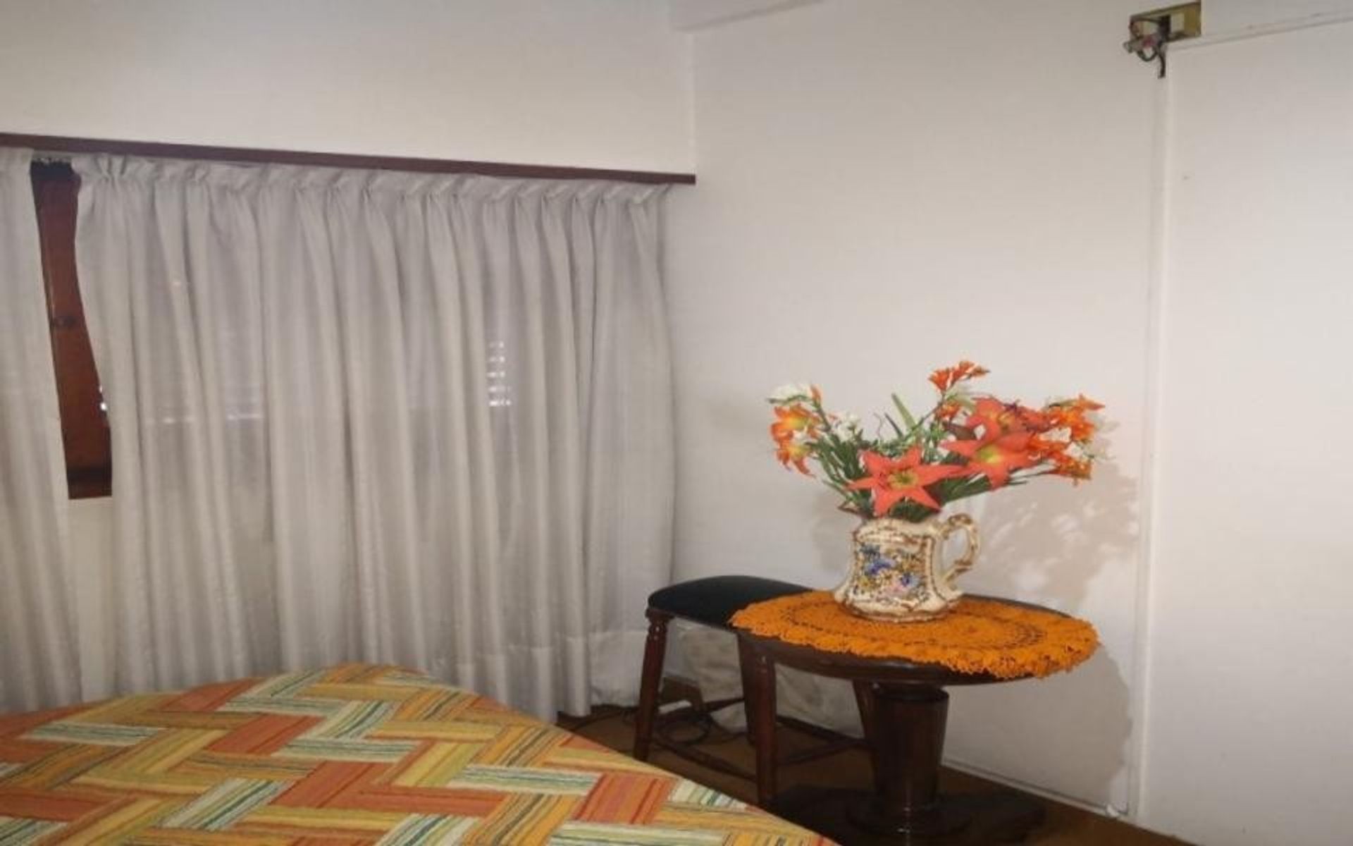 Casa tipo Chalet 2 plantas 3 Dormitorios 2 Baños Cochera y Dep de Servicio — foto 4