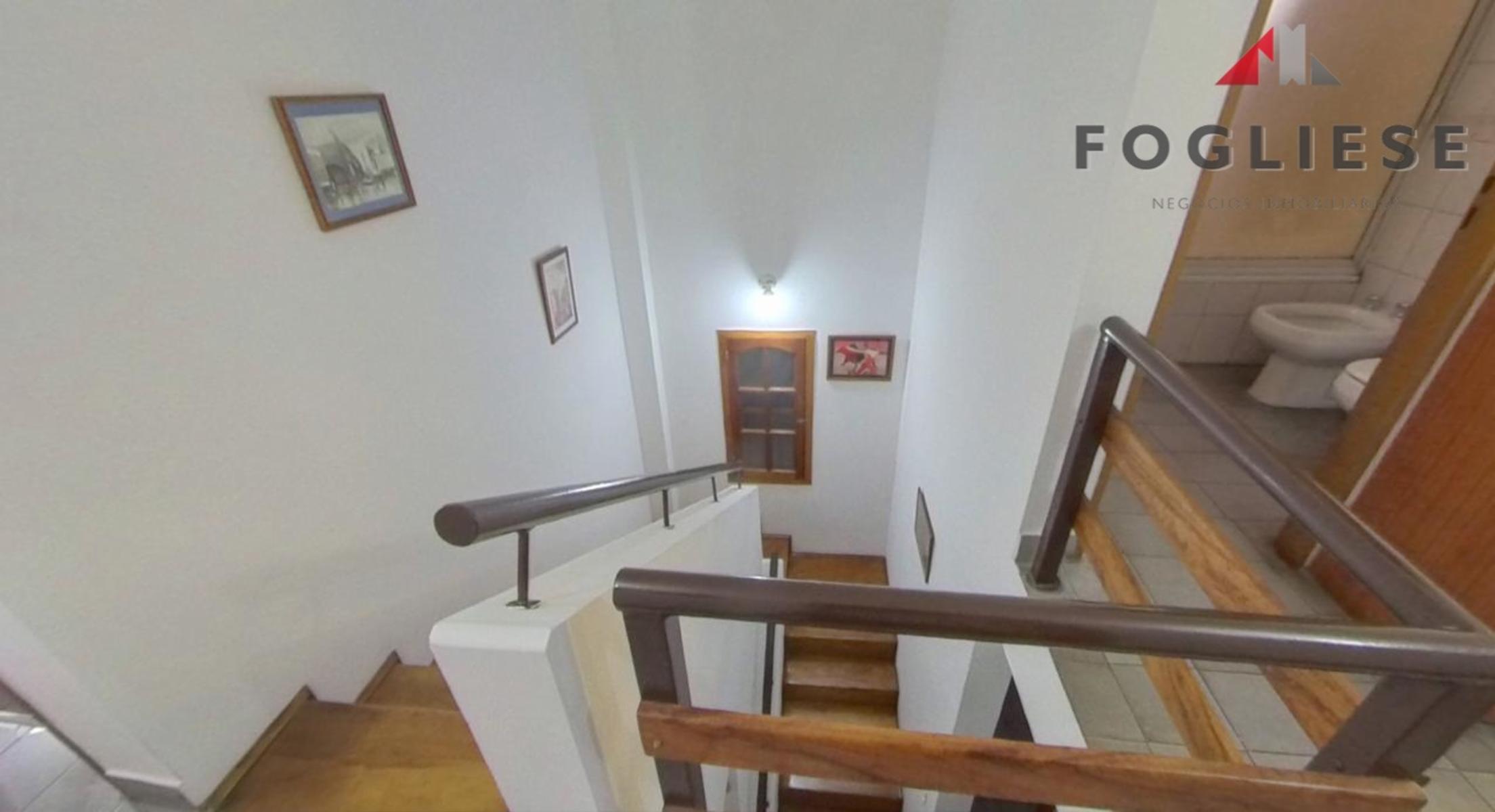 Excelente Casa de 5 Amb con Pileta, Jardin, Quincho, Garage — foto 4