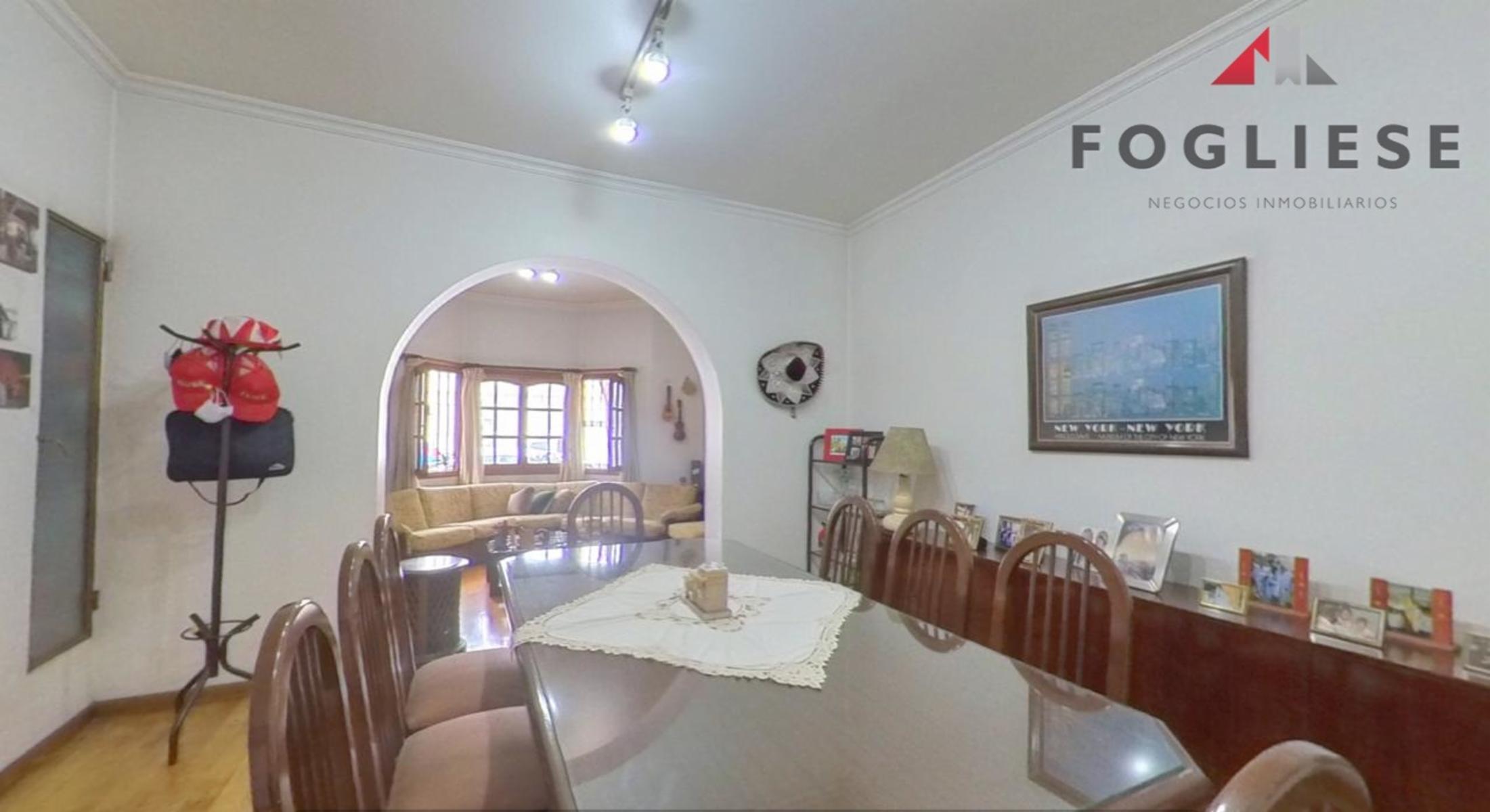 Excelente Casa de 5 Amb con Pileta, Jardin, Quincho, Garage — foto 7