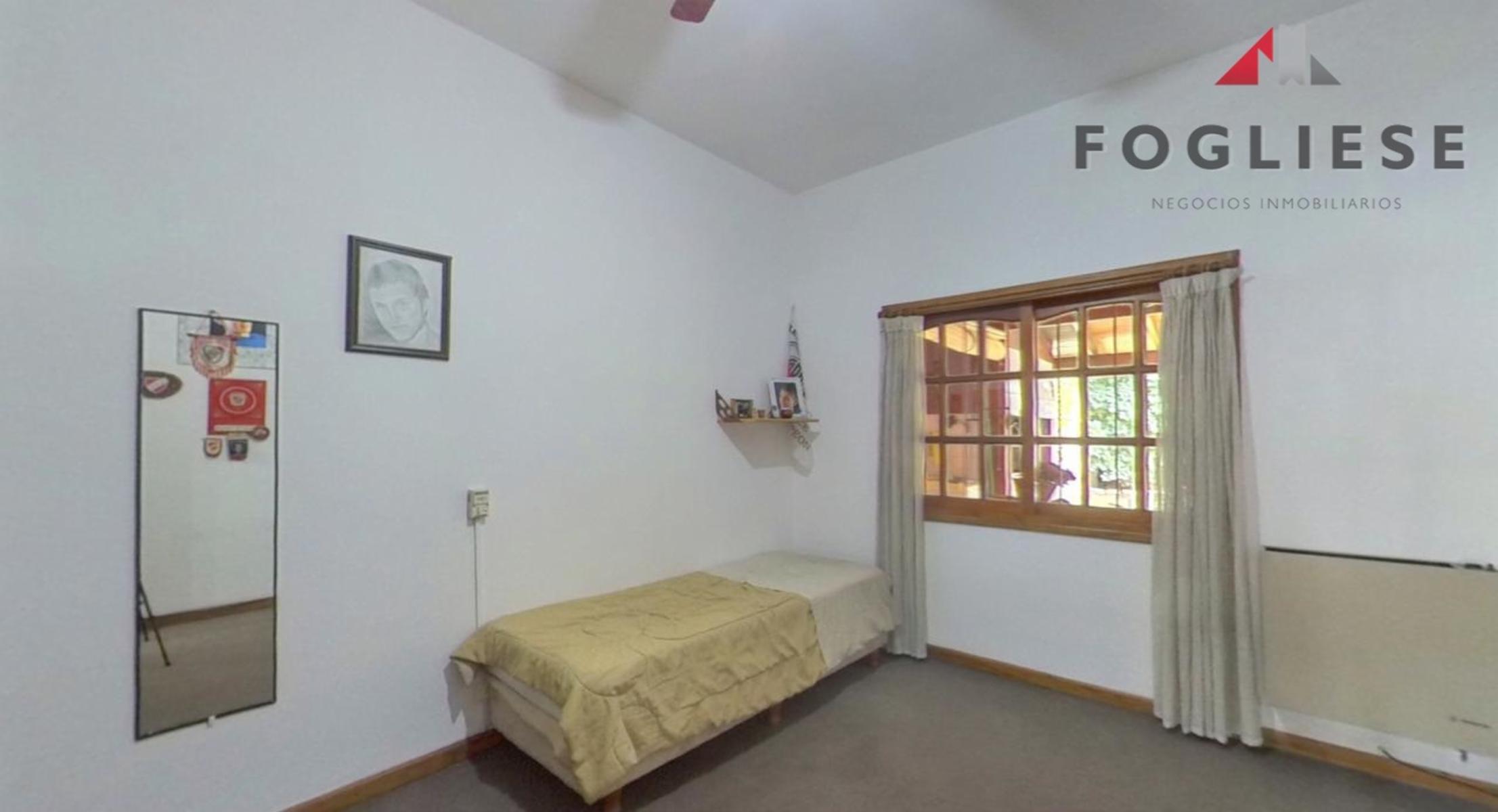 Excelente Casa de 5 Amb con Pileta, Jardin, Quincho, Garage — foto 10