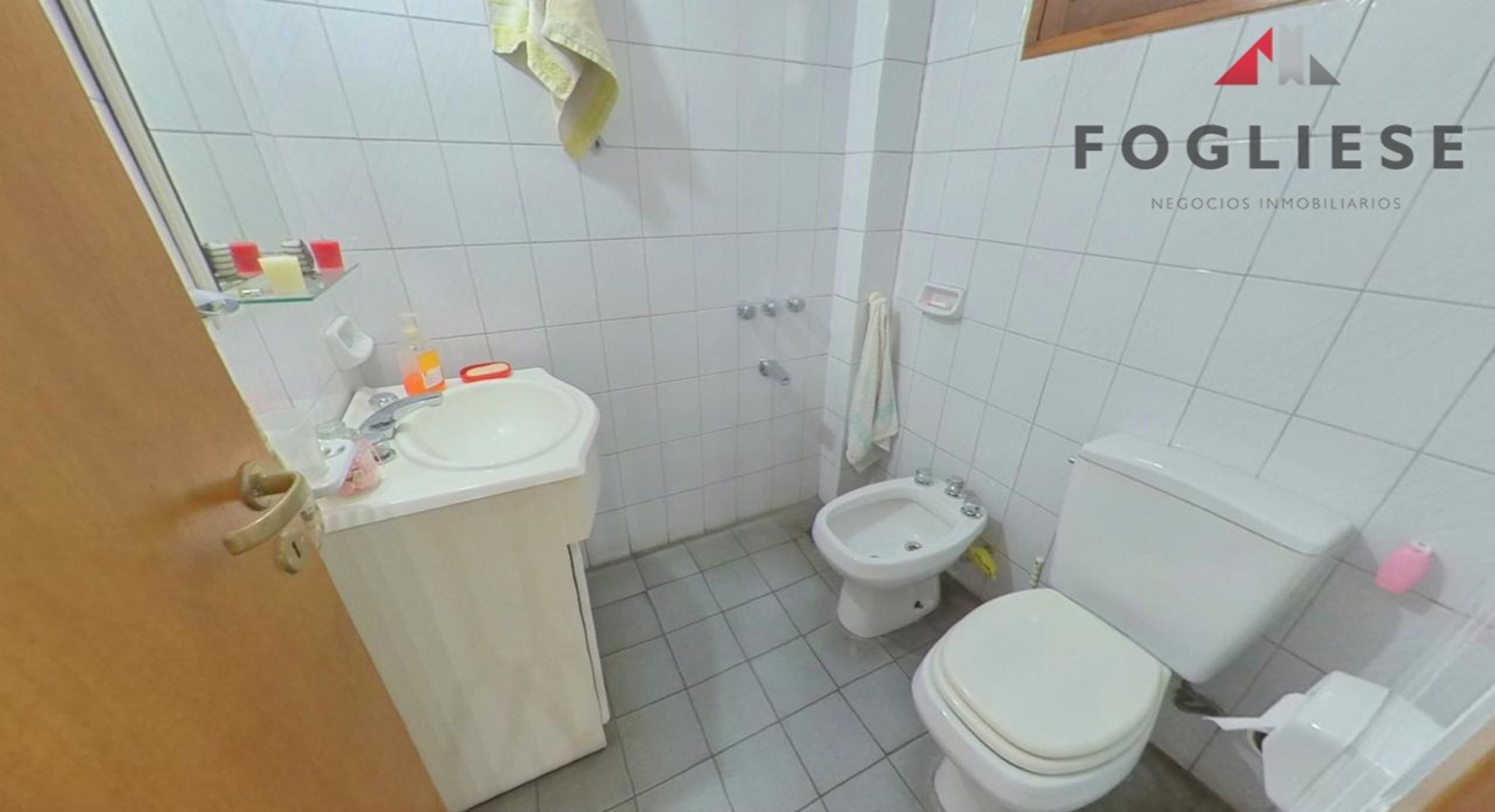 Excelente Casa de 5 Amb con Pileta, Jardin, Quincho, Garage — foto 15