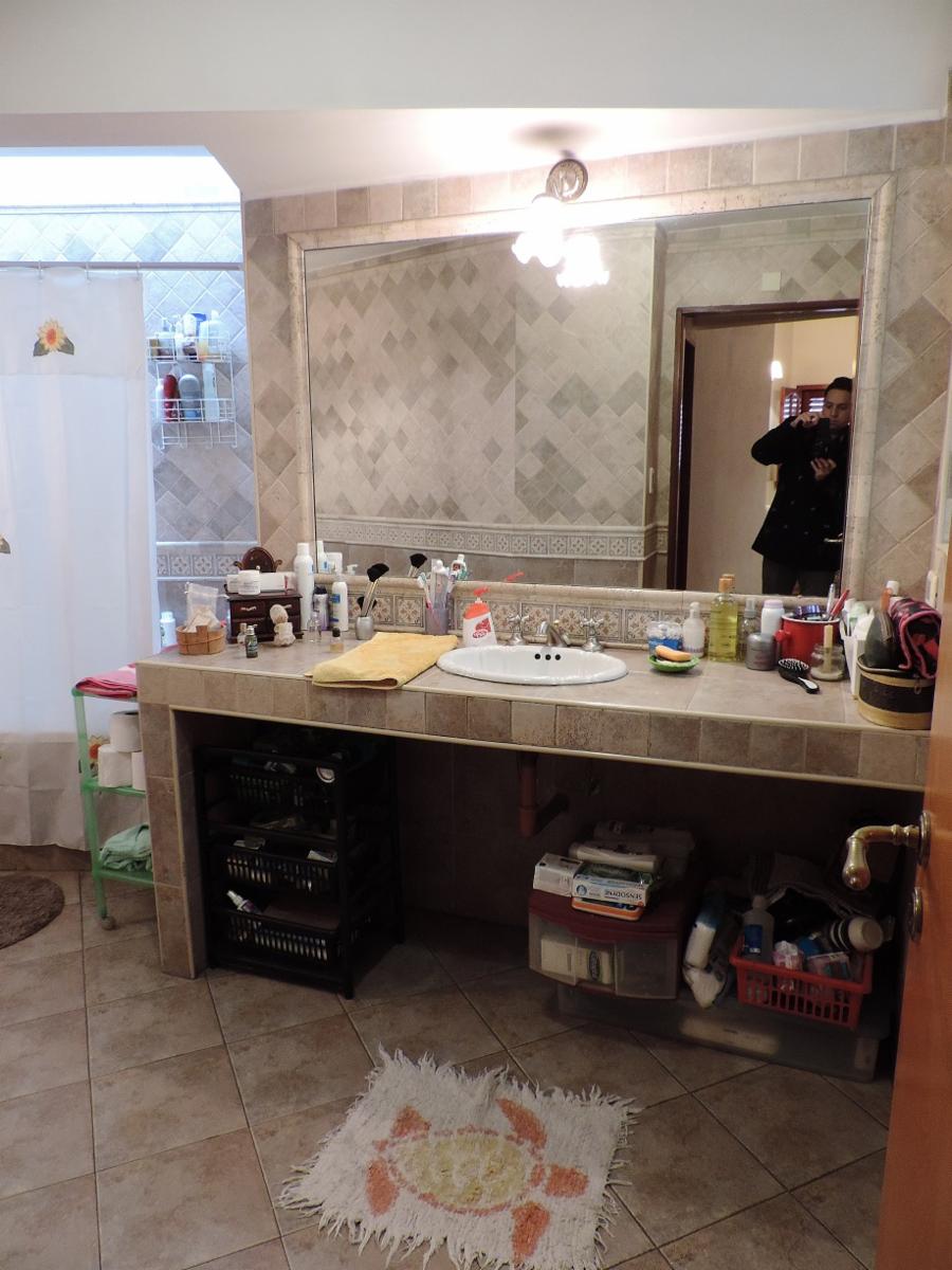 Excelente Casa de 5 Amb, Garage, Parque, Quincho - 12