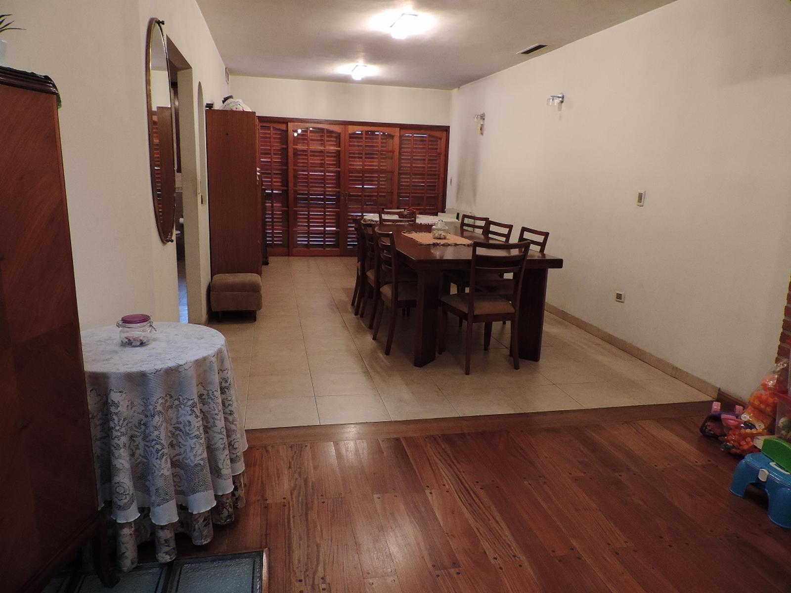 Excelente Casa de 5 Amb, Garage, Parque, Quincho - 21