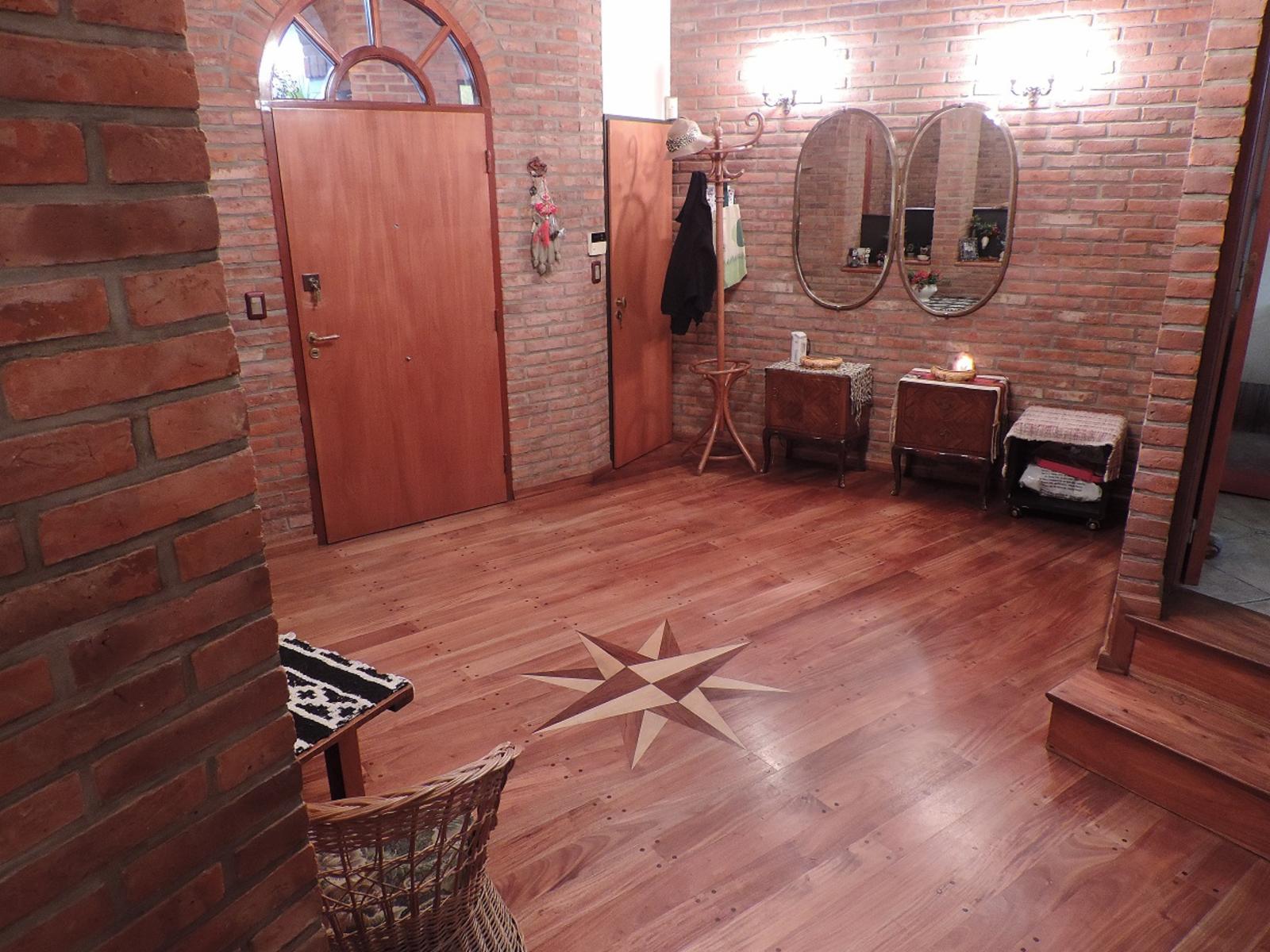 Excelente Casa de 5 Amb, Garage, Parque, Quincho - 23