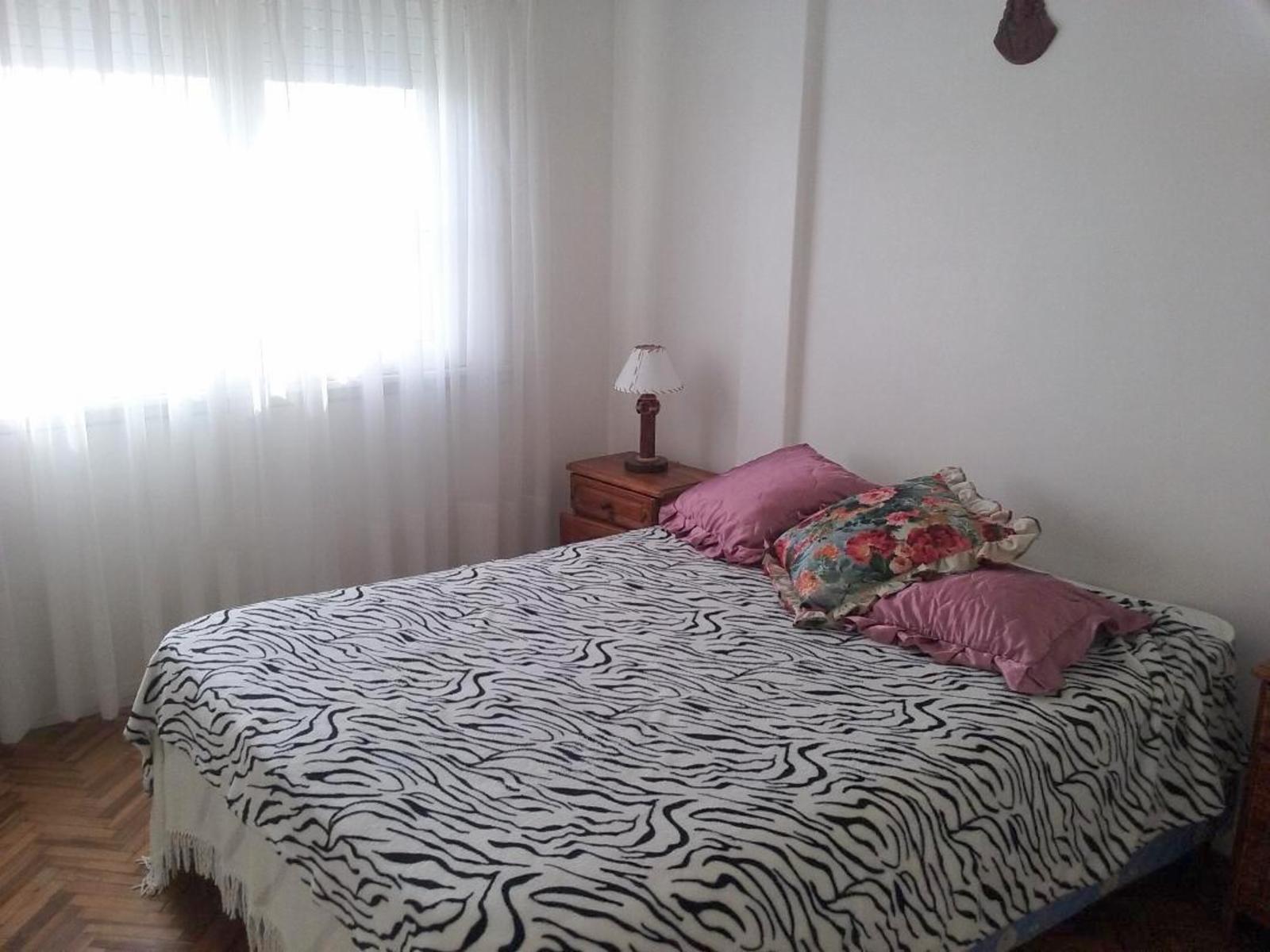 Departamento muy buen estado dos ambientes frente al mar contrafrente — foto 4