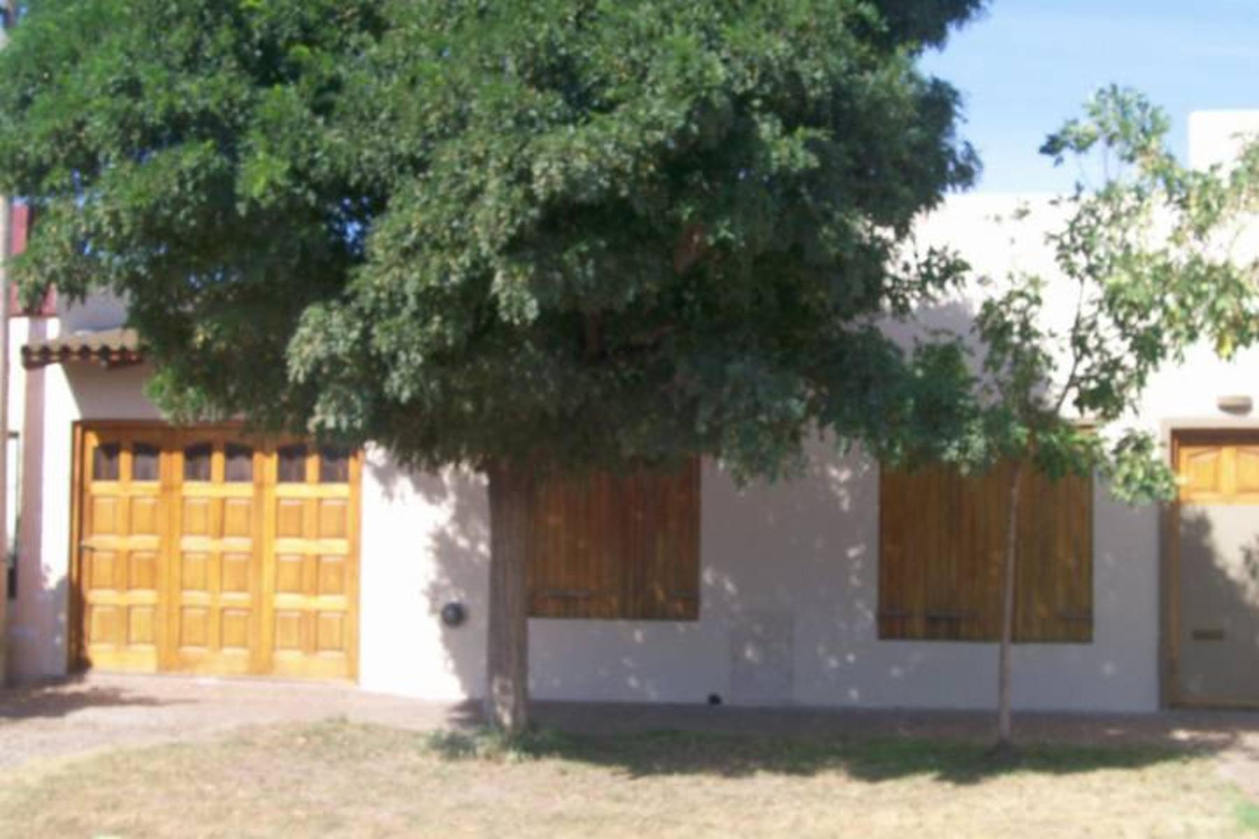 Casa 2 habitaciones y garage