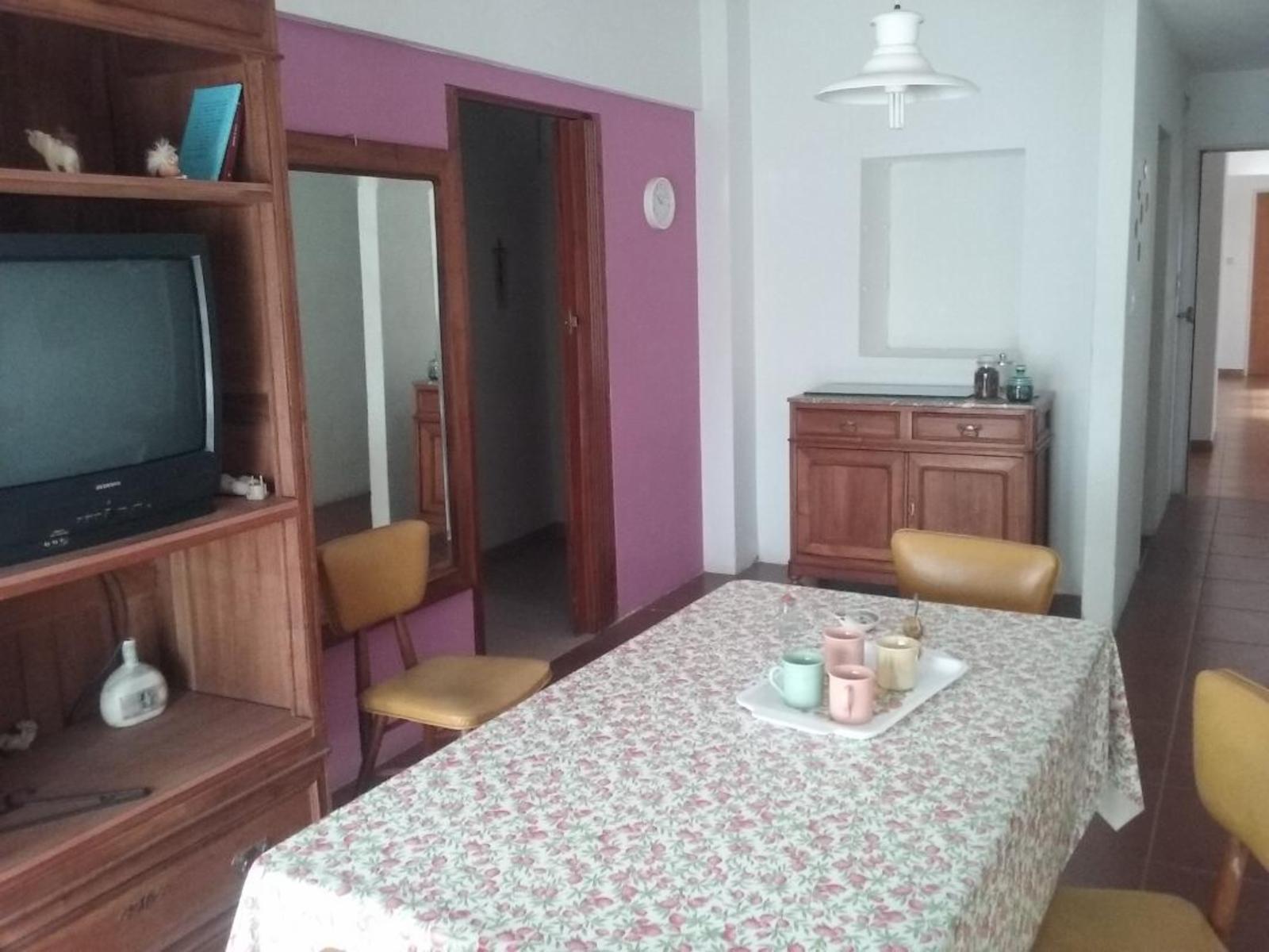 Departamento tres ambientes a una cuadra del mar