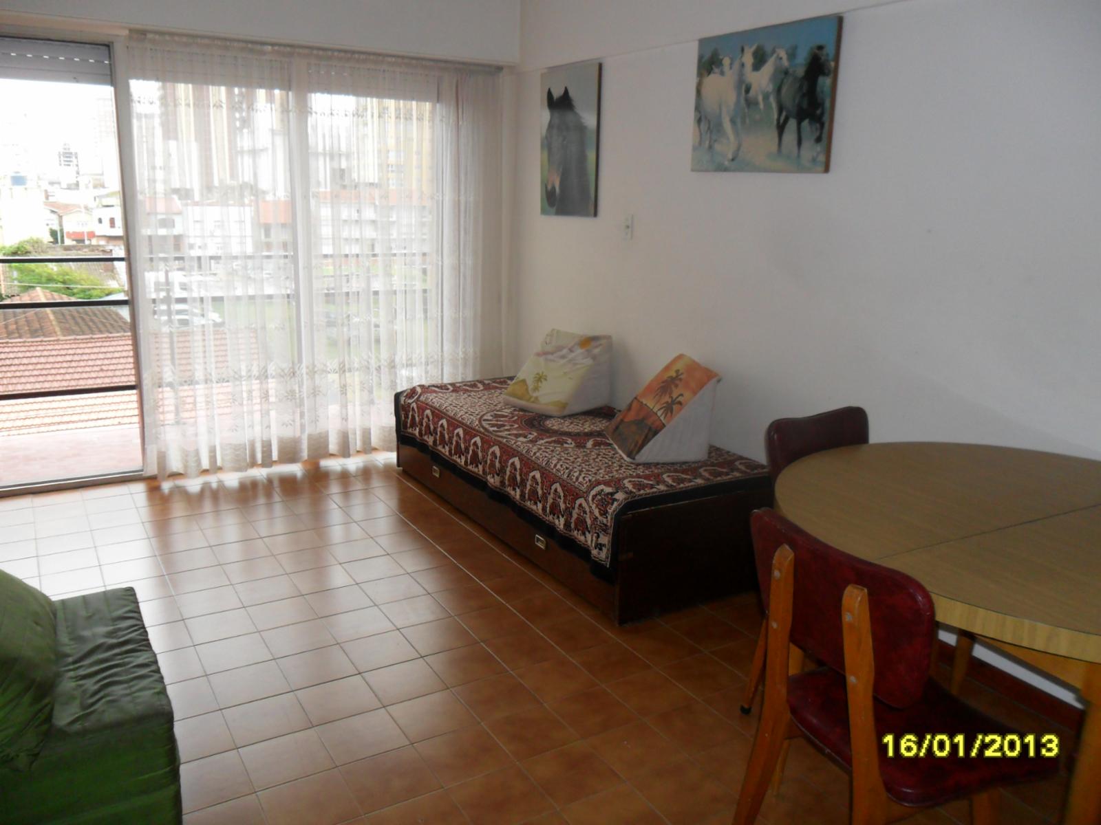 Departamento al frente con balcón a una cuadra del mar — foto 3
