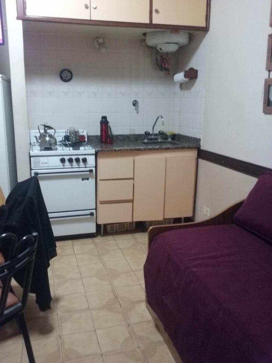 Departamento dos ambientes al frente se escuchan ofertas — foto 2