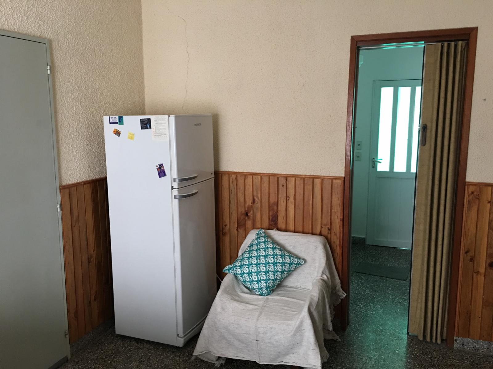 Departamento de 2 dormitorios, living-comedor, cocina, patio enlozado, parrilla y cochera, a 1 cuadra del mar y 2 de la peatonal — foto 6
