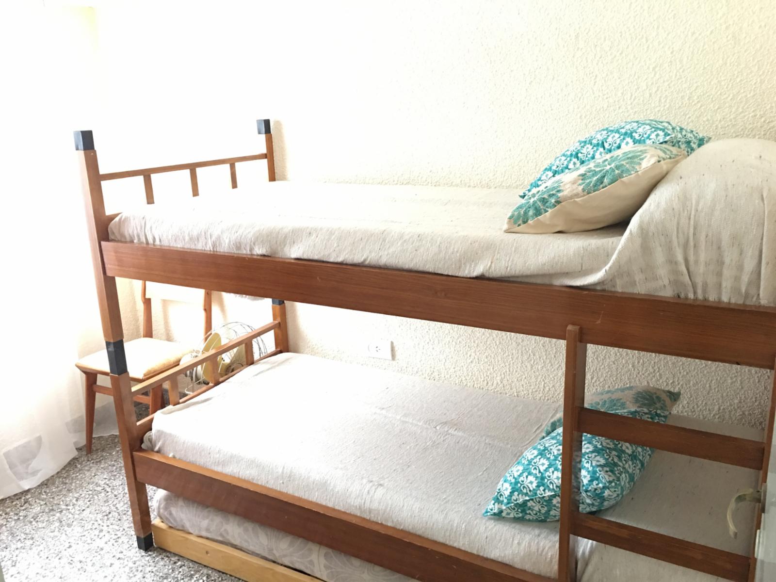 Departamento de 2 dormitorios, living-comedor, cocina, patio enlozado, parrilla y cochera, a 1 cuadra del mar y 2 de la peatonal — foto 8
