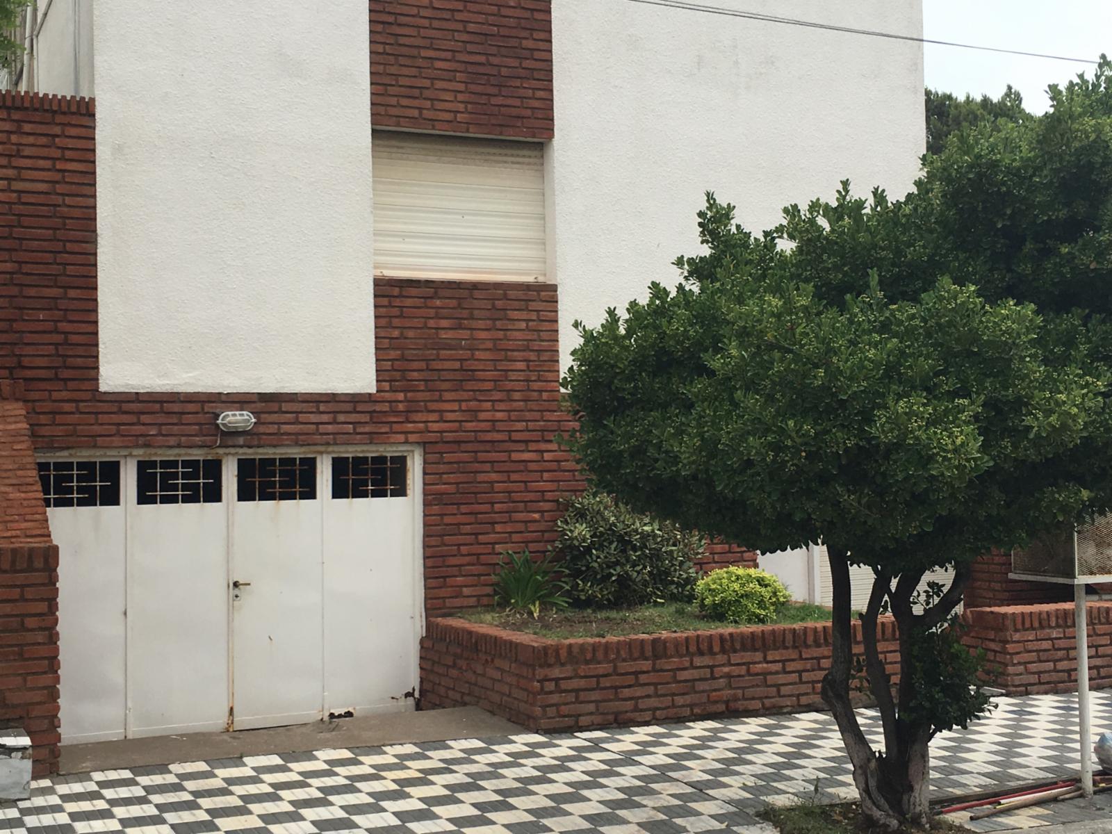 Departamento de 2 dormitorios, living-comedor, cocina, patio enlozado, parrilla y cochera, a 1 cuadra del mar y 2 de la peatonal — foto 14