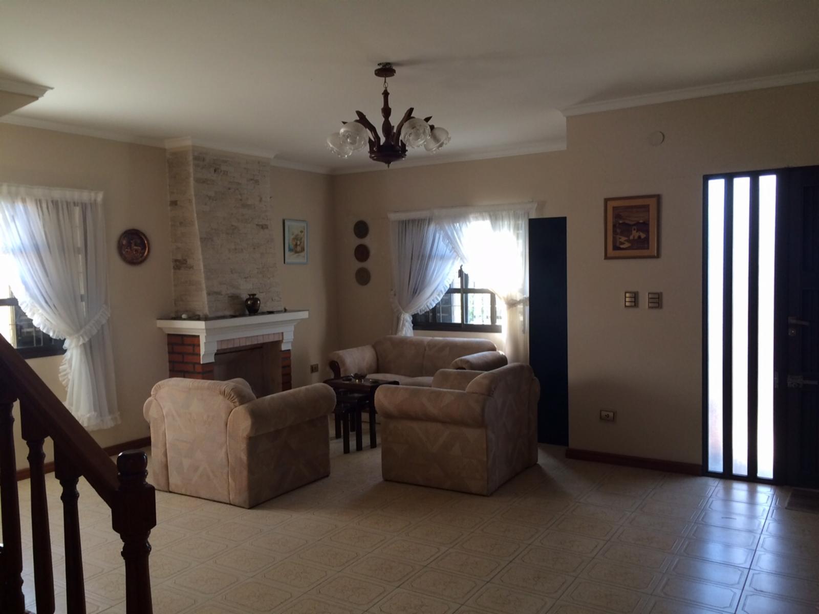 Importante Chalet de 5 dormitorios y 4 baños, con capacidad para 14 personas, a 4 cuadras del mar y 2 de la peatonal. — foto 12