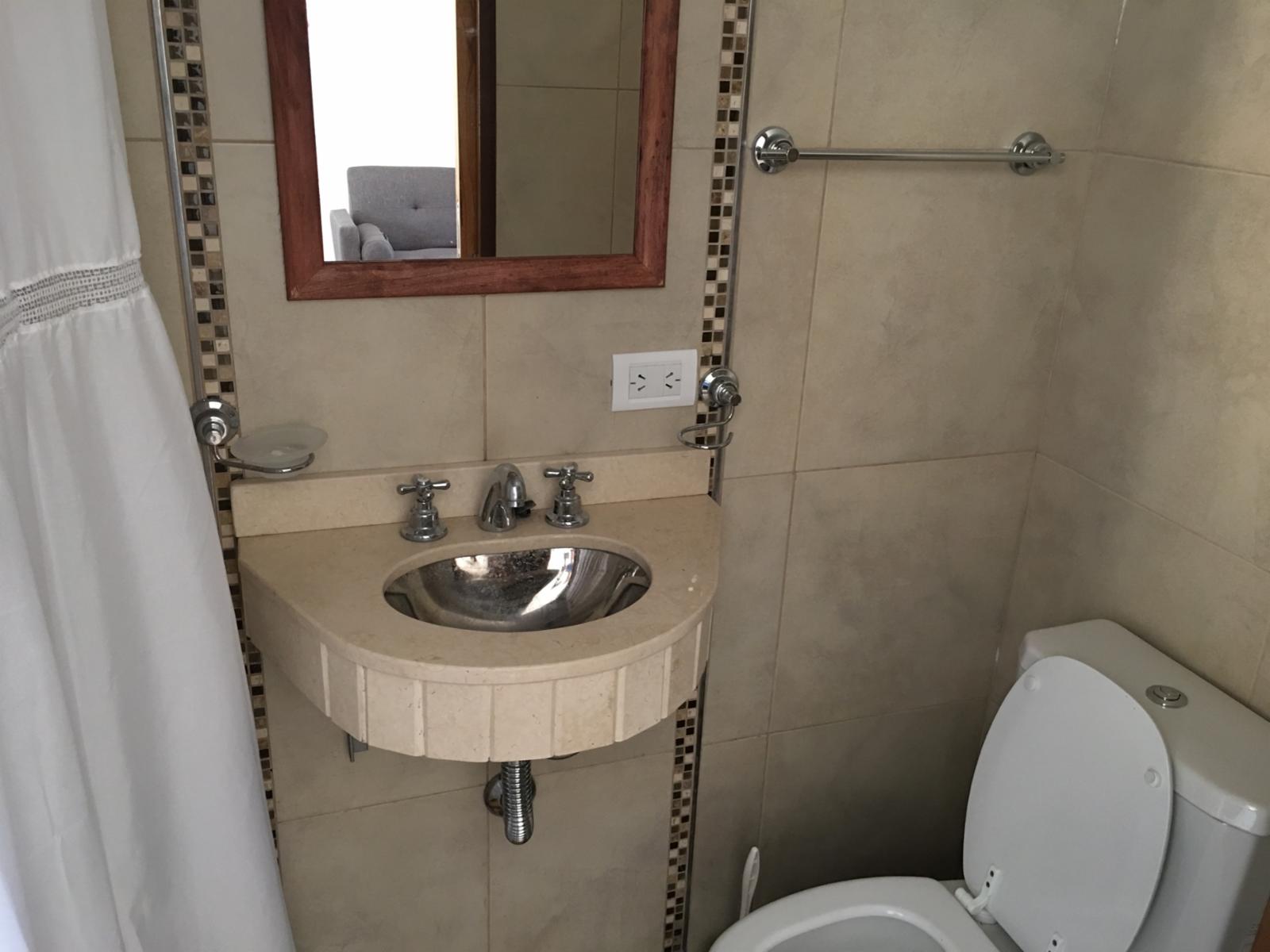 Duplex a estrenar de 2 dormitorios a 2 cuadras del mar y 18 de la peatonal, en zona arbolada, ideal para relajarse en un entorno natural. — foto 6
