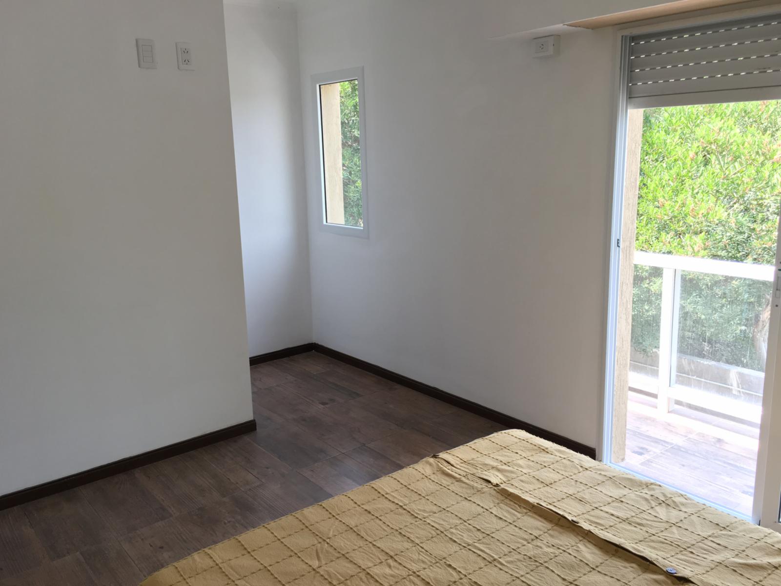 Duplex a estrenar de 2 dormitorios a 2 cuadras del mar y 18 de la peatonal, en zona arbolada, ideal para relajarse en un entorno natural. — foto 15