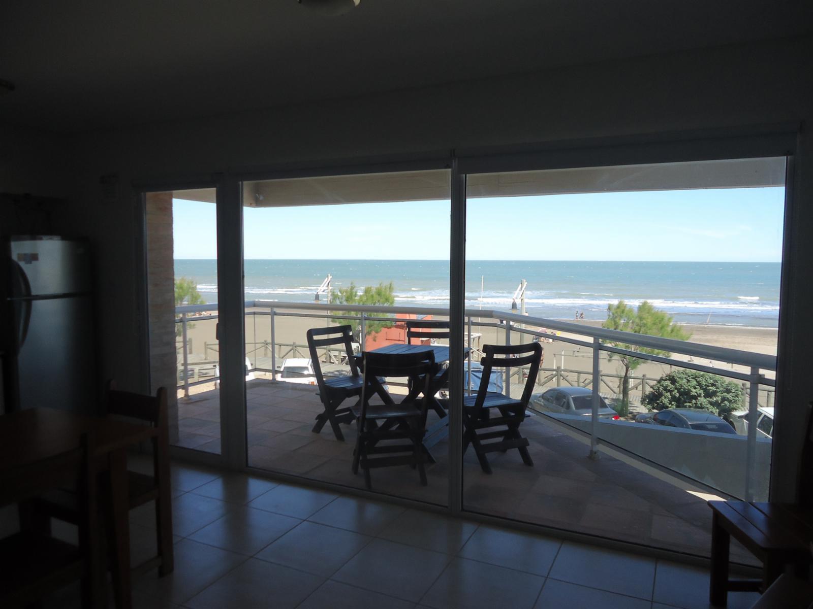 Hermoso departamento con gran vista al mar, de 2 dormitorios y dos baños