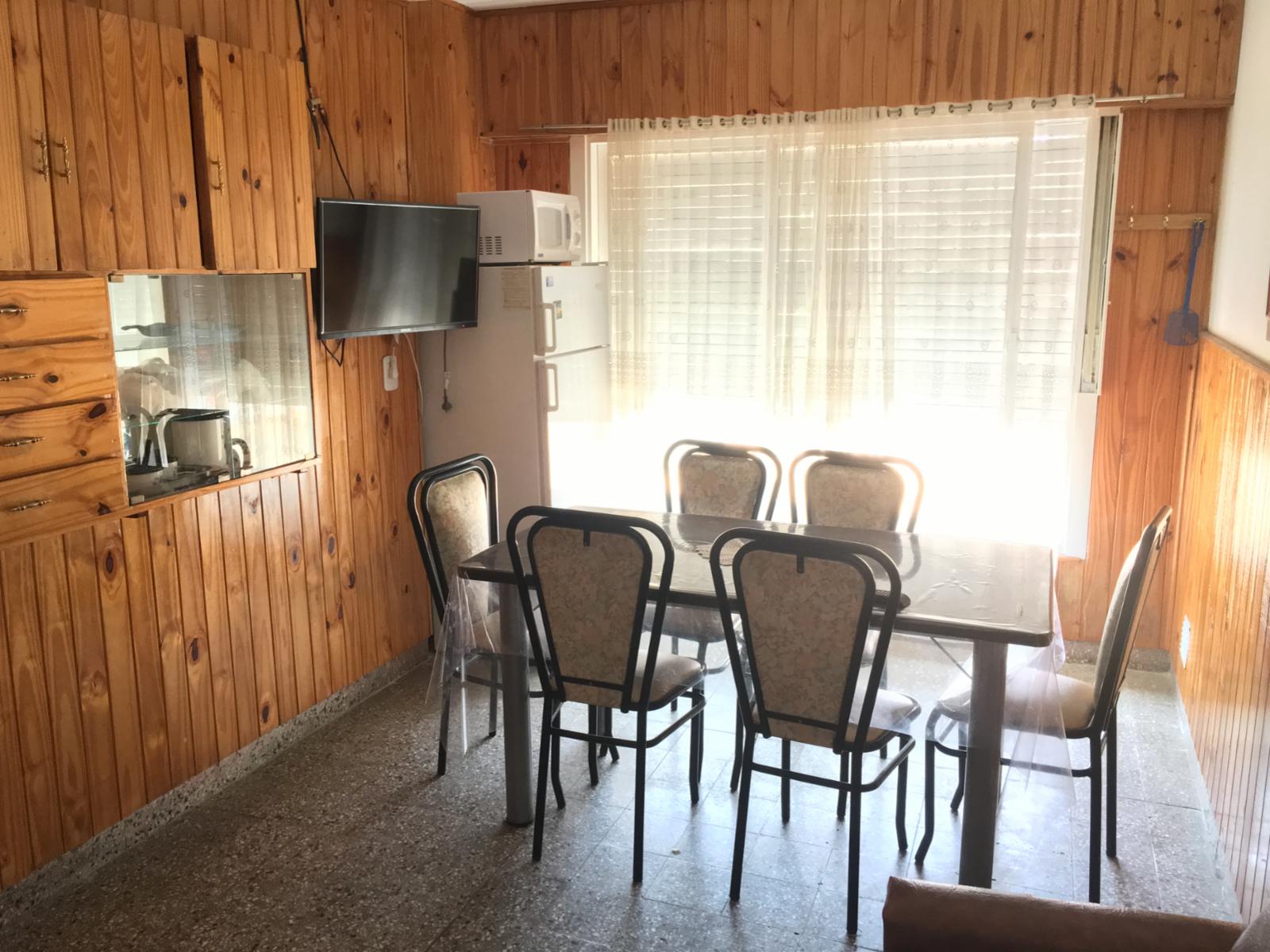 Casa de 3 dormitorios y dos baños a 1 cuadra del mar y de la peatonal. — foto 5