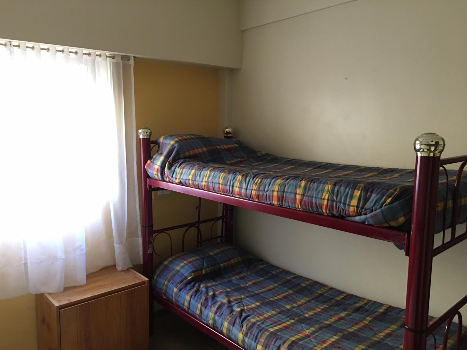 Departamento en Planta Baja de 1 dormitorio, cocina-comedor , patio con parrilla, baño y estacionamiento, a 1 cuadra del mar y 2 de la peatonal — foto 8