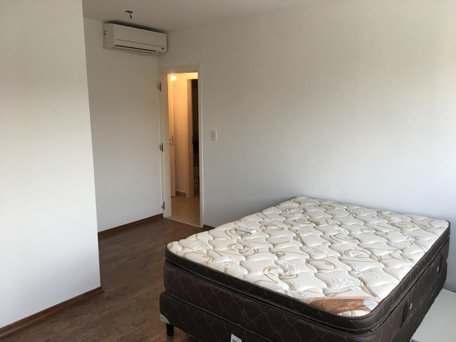 Semipiso frente al mar, de tres dormitorios y tres baños, cocina, amplio living-comedor, dos cocheras, parrilla, SUM, espejo de agua , en Monte Hermoso — foto 12