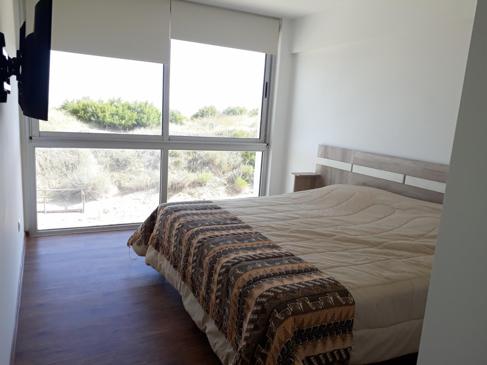 Hermoso Semipiso frente al mar de 3 d y 3 baños, en Aldea del este, Monte Hermoso — foto 3