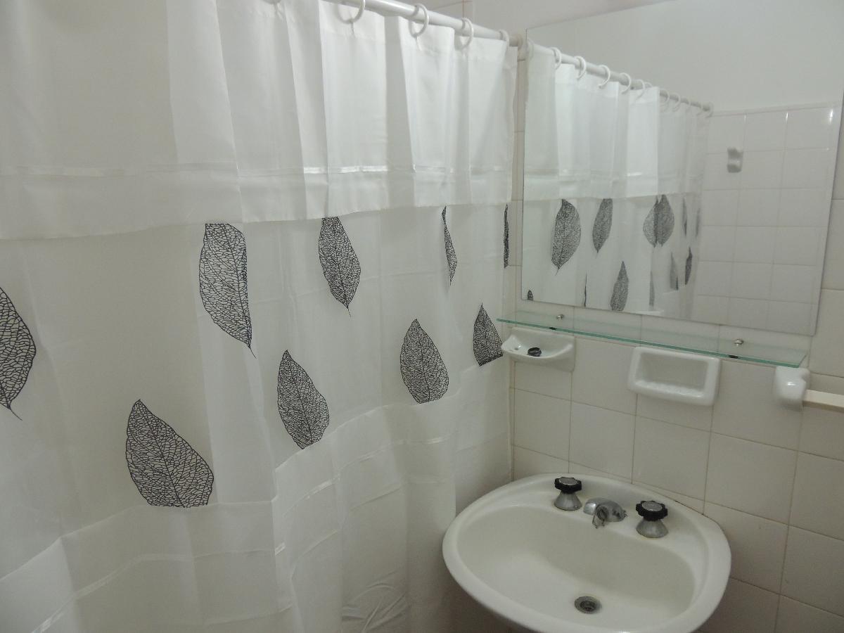 DEPARTAMENTO EN PLANTA BAJA A UNA CUADRA DEL MAR Y DOS DE LA PEATONAL EN MONTE HERMOSO — foto 10