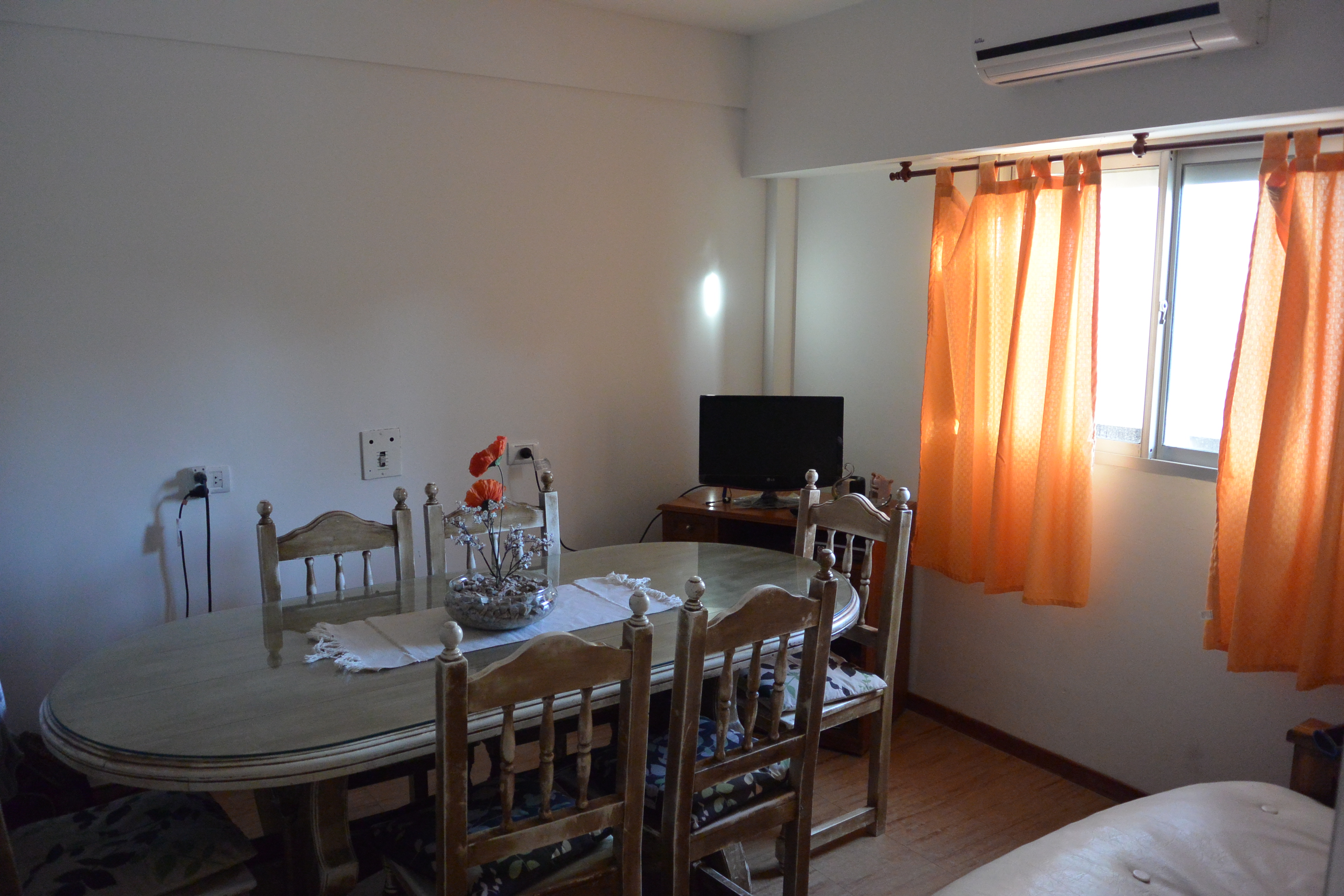 Departamento en 1er Piso a 1 cuadra del mar y 2 del microcentro, en Monte Hermoso