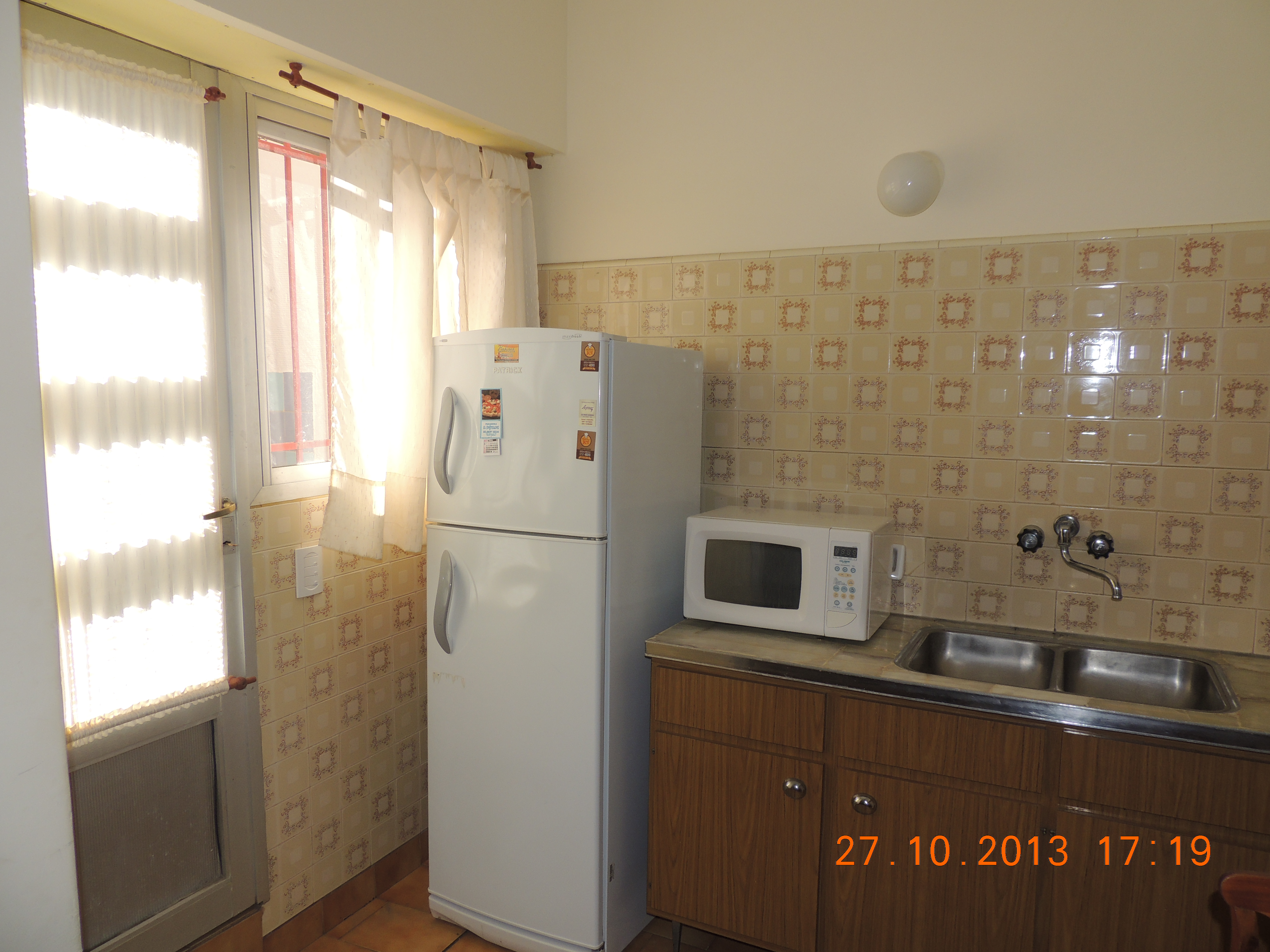 CASA con servicios de 2 dormitorios y 2 baños a una cuadra del mar y a dos de la peatonal, en Monte Hermoso - 5