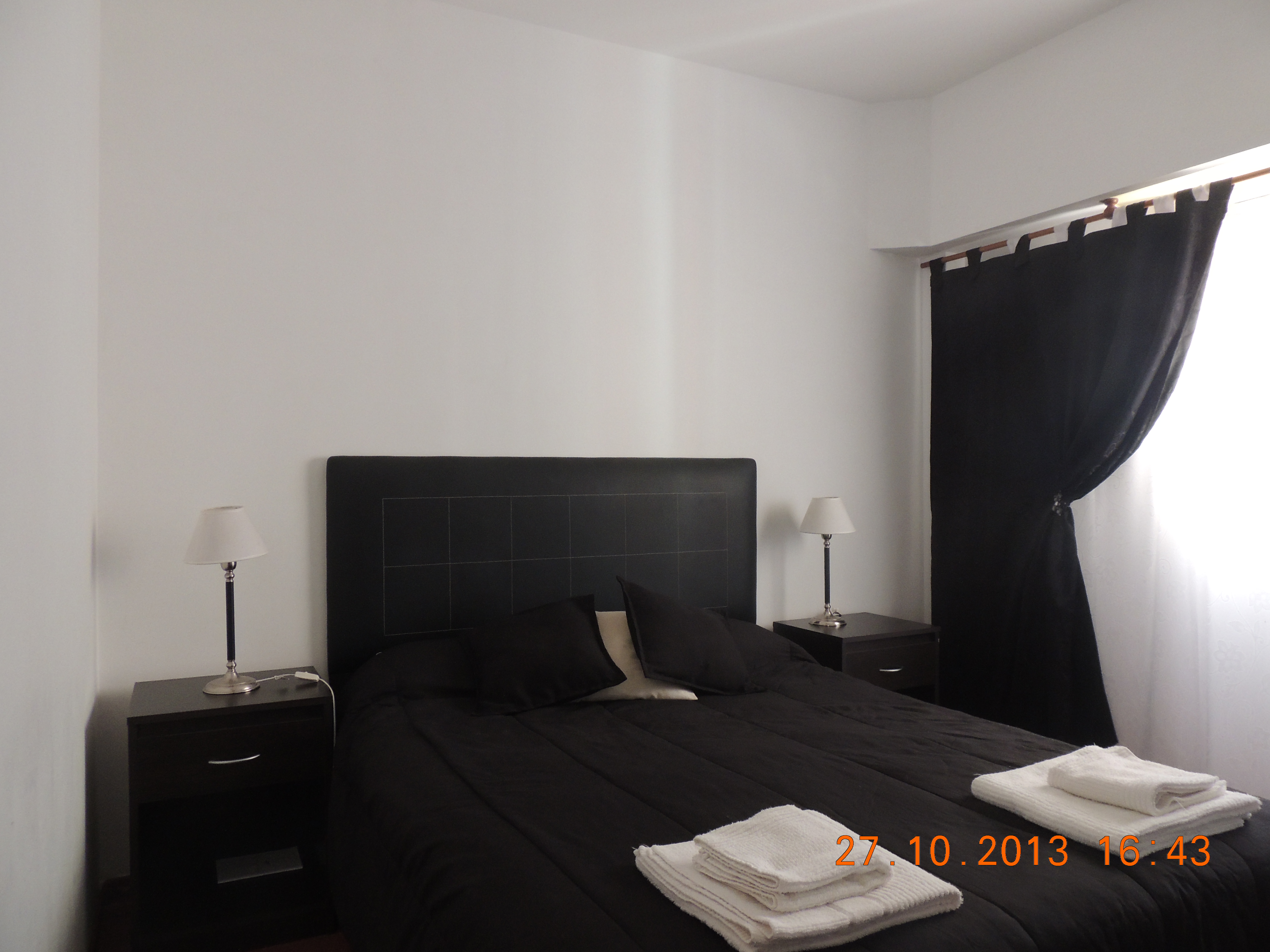 CASA con servicios de 2 dormitorios y 2 baños a una cuadra del mar y a dos de la peatonal, en Monte Hermoso - 7