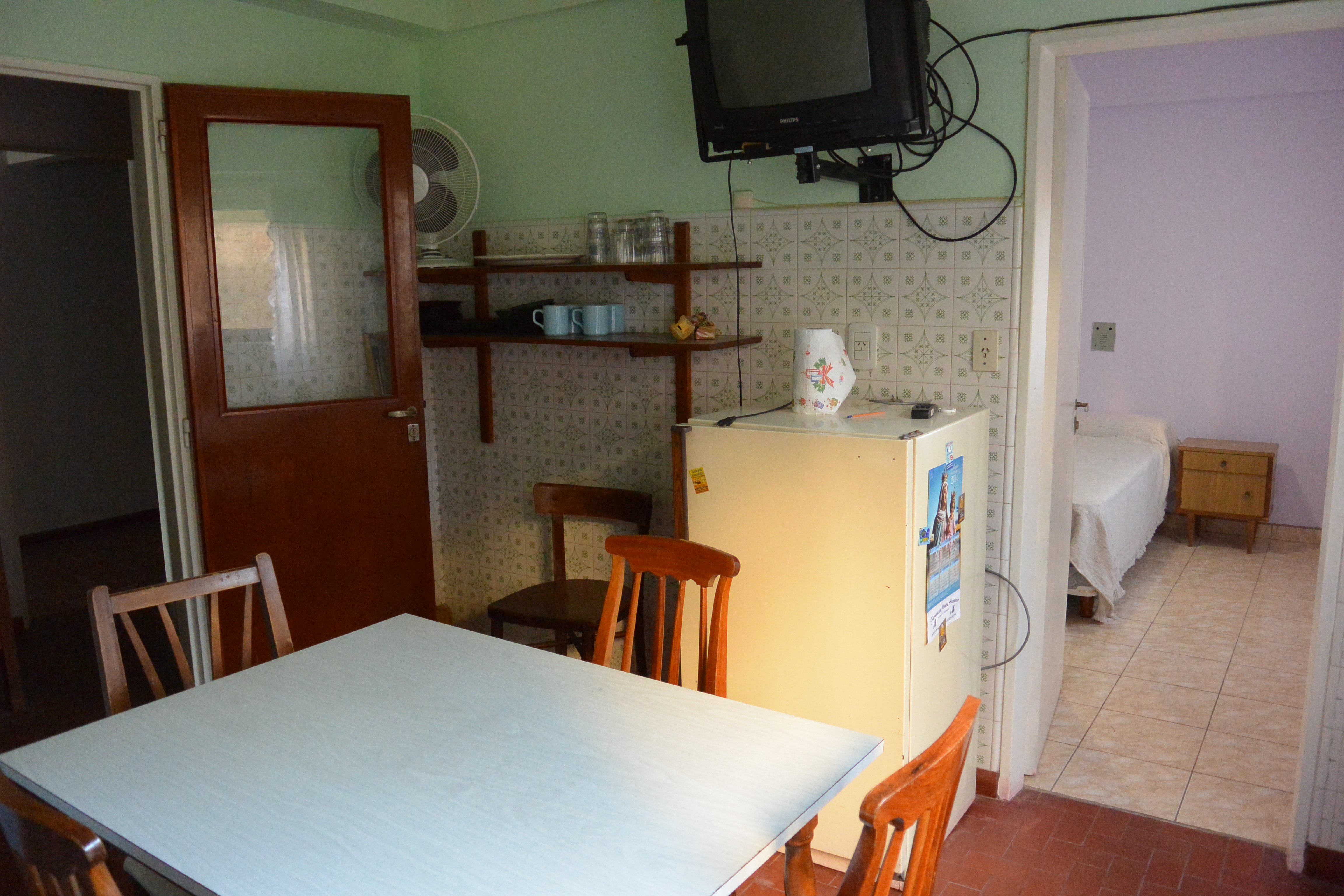 Departamento en Planta Baja de 2 dormitorios y cocina-comedor , patio con parrilla y baño , a 1 cuadra del mar y 2 de la peatonal. — foto 7