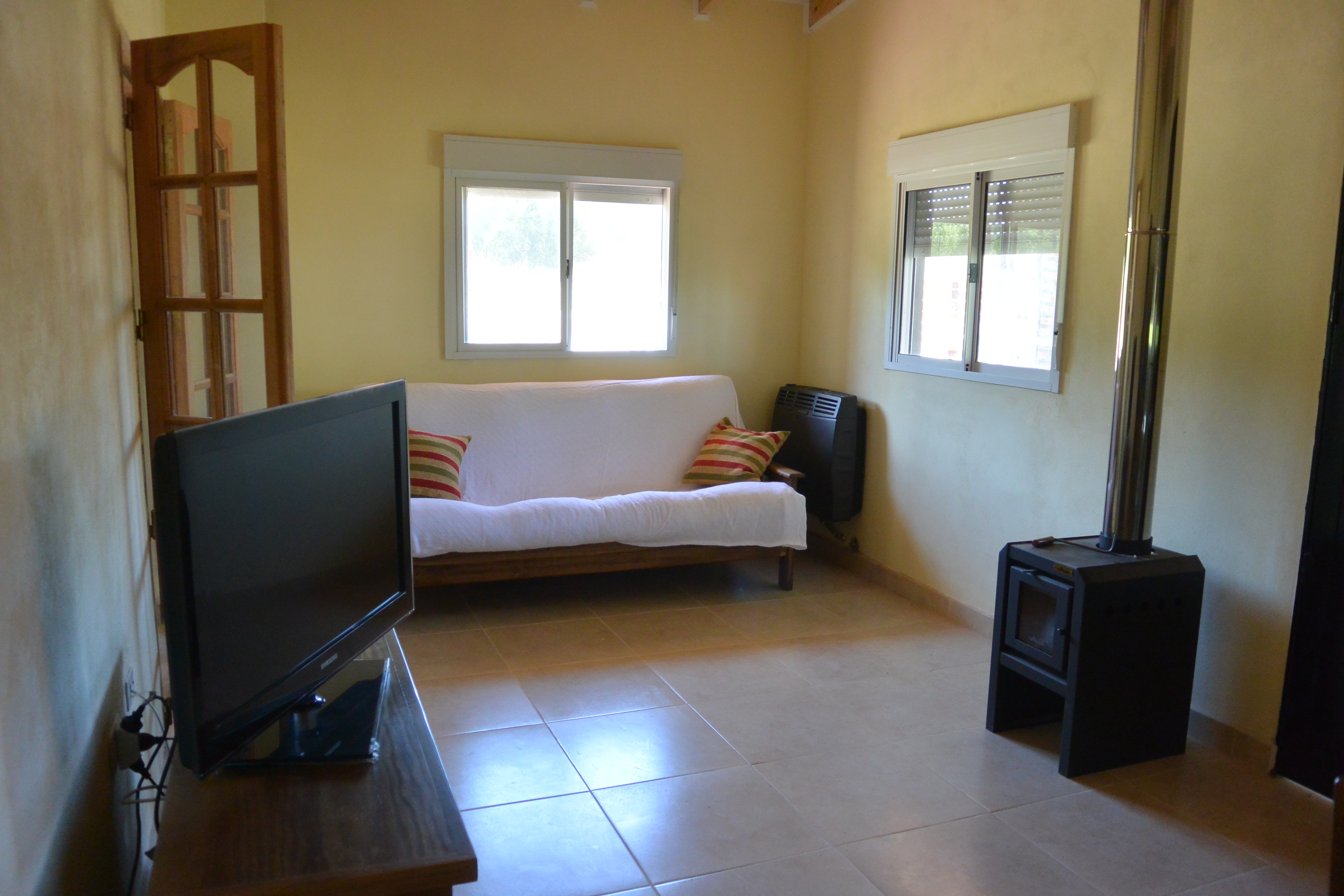 Excelente Casa en Monte Hermoso del Este, hermoso barrio residencial arbolado, ideal para relajarse en un entorno natural. Ubicada a 450 metros del mar y 7 cuadras de la peatonal — foto 3