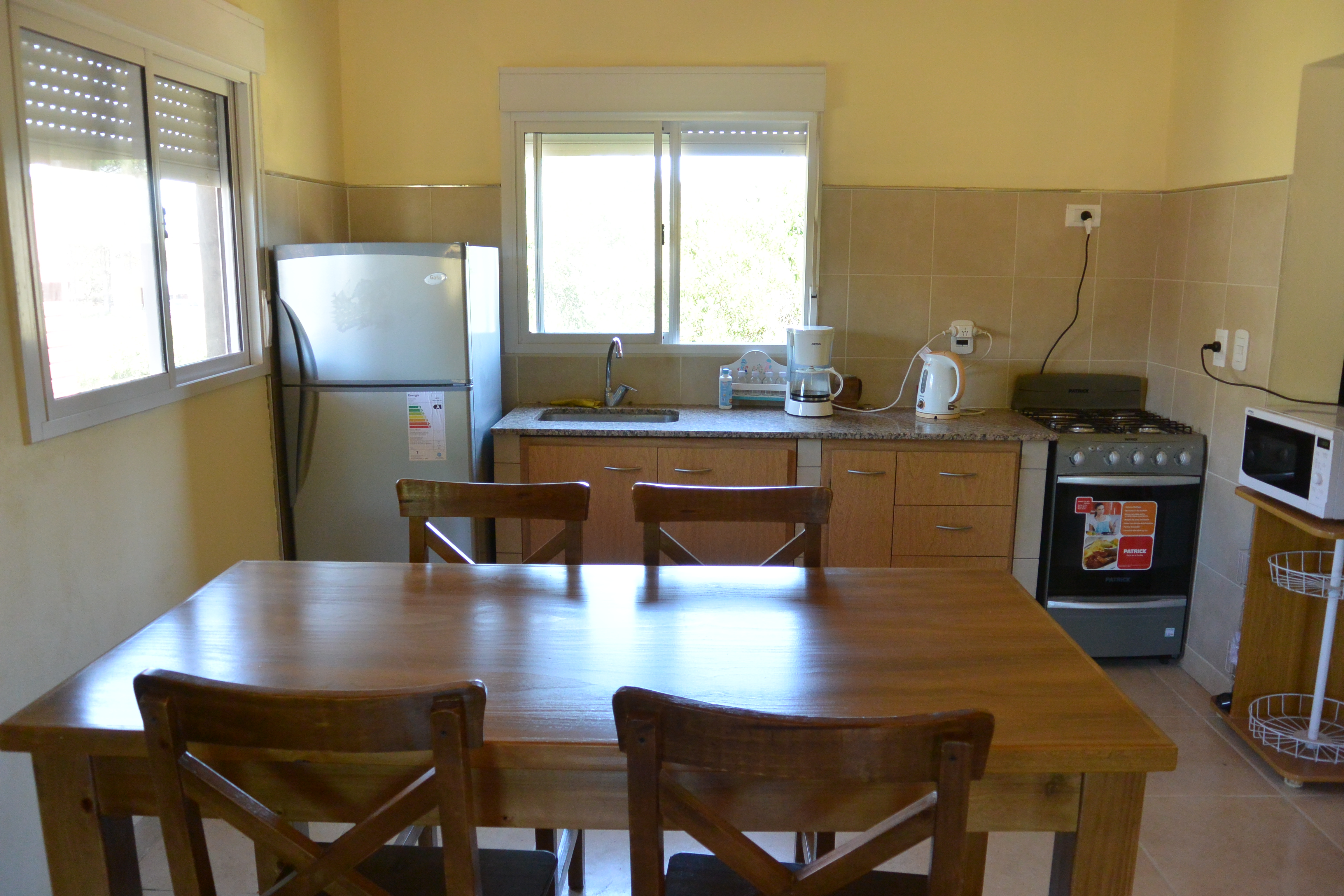 Excelente Casa en Monte Hermoso del Este, hermoso barrio residencial arbolado, ideal para relajarse en un entorno natural. Ubicada a 450 metros del mar y 7 cuadras de la peatonal — foto 7